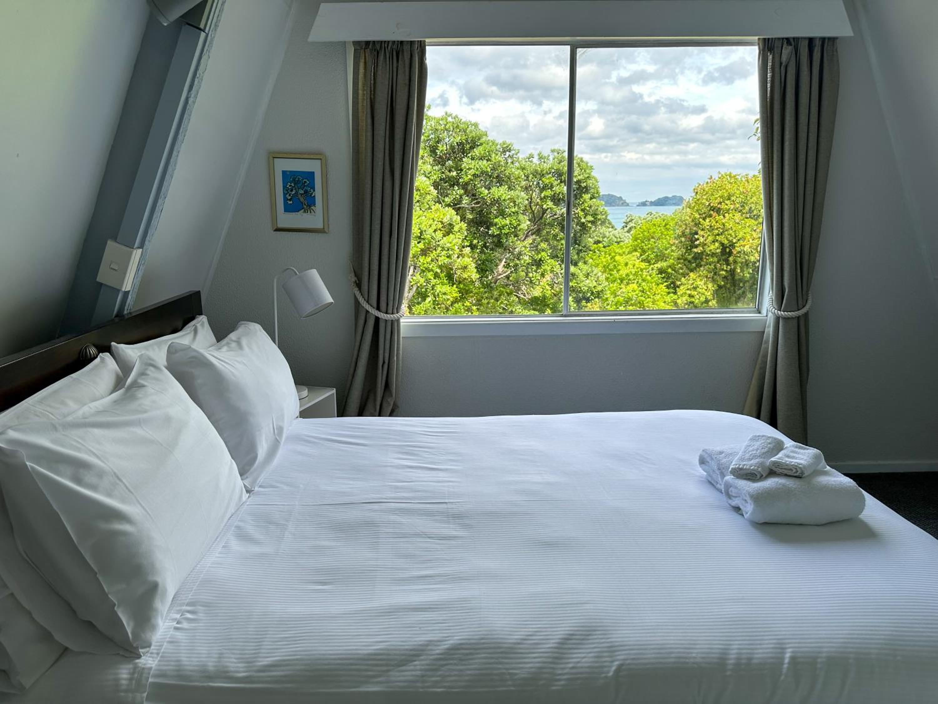 Pohutukawa Coastal Chalets