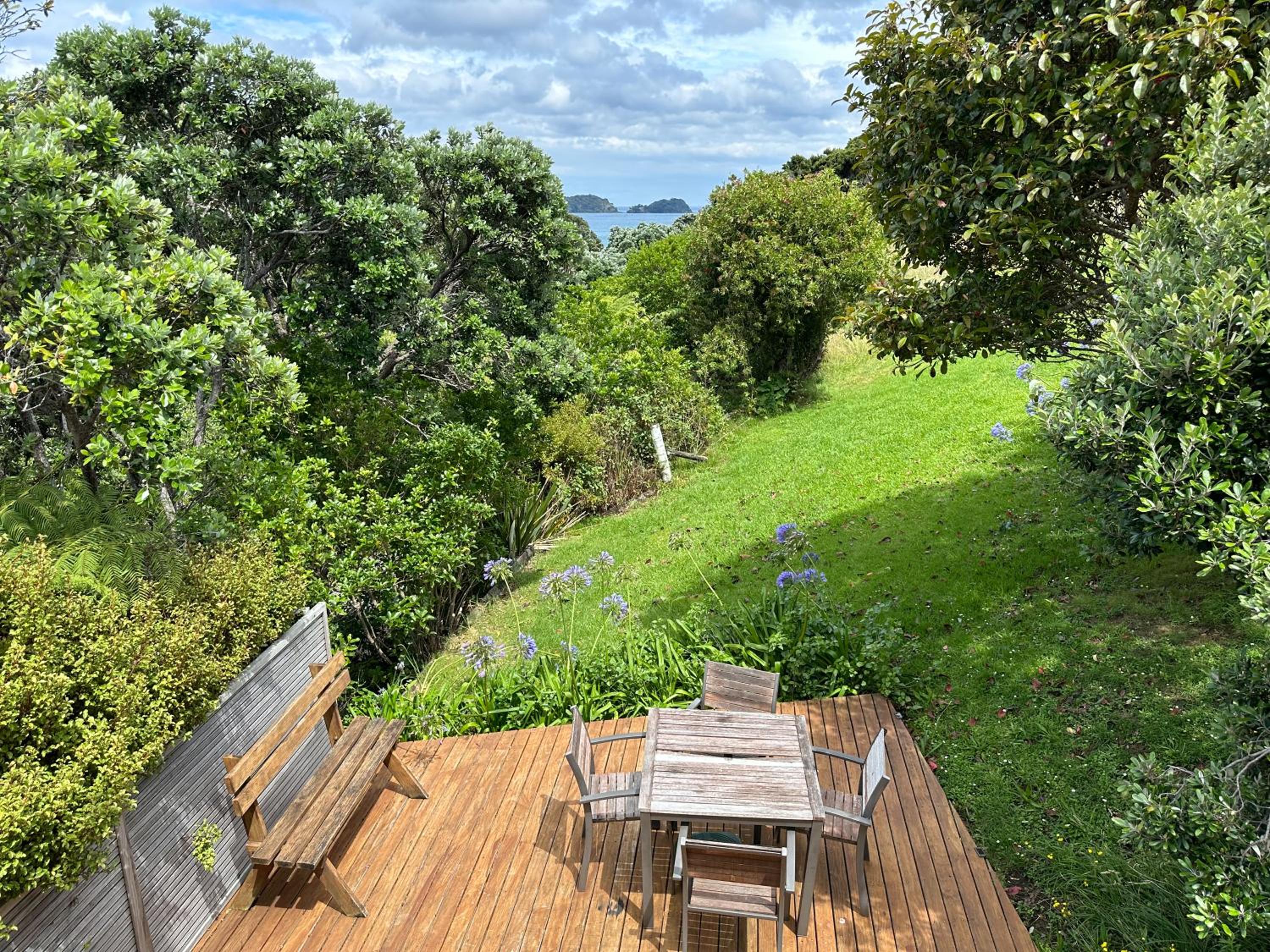 Pohutukawa Coastal Chalets