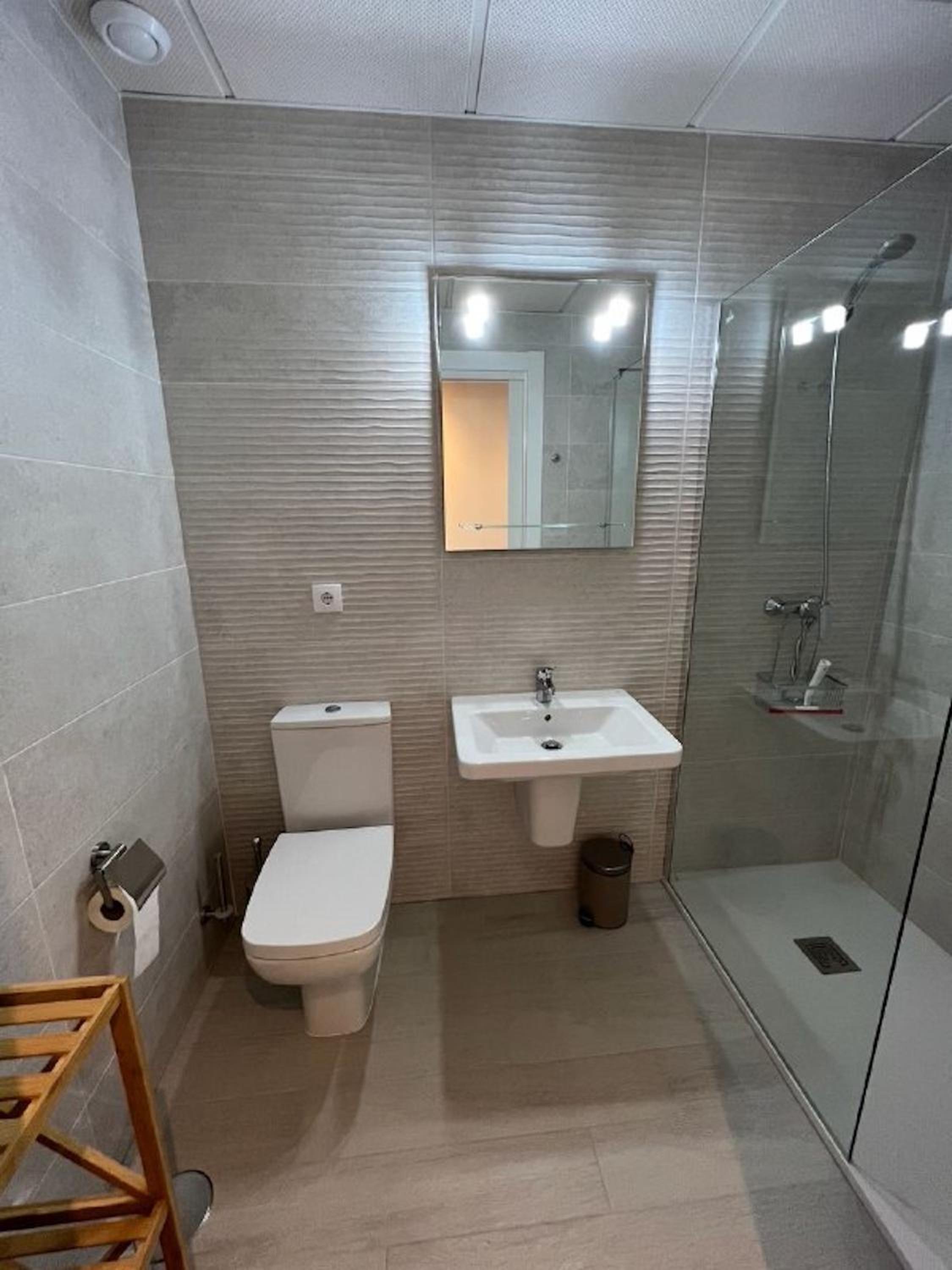 Holidays2Malaga Alta Downtown Pool Paddle and Parking New building