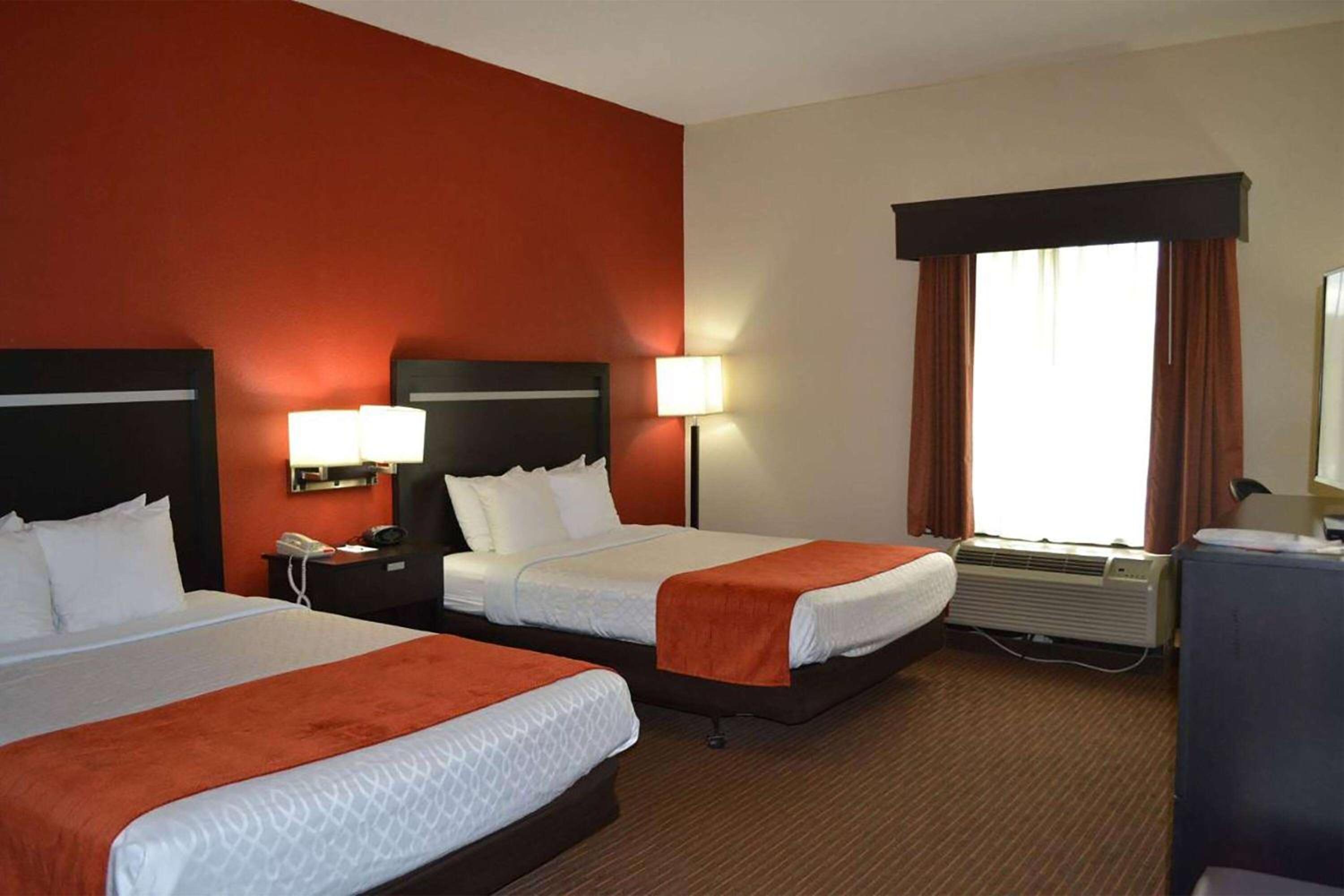 Days Inn by Wyndham Laurel MS view 4