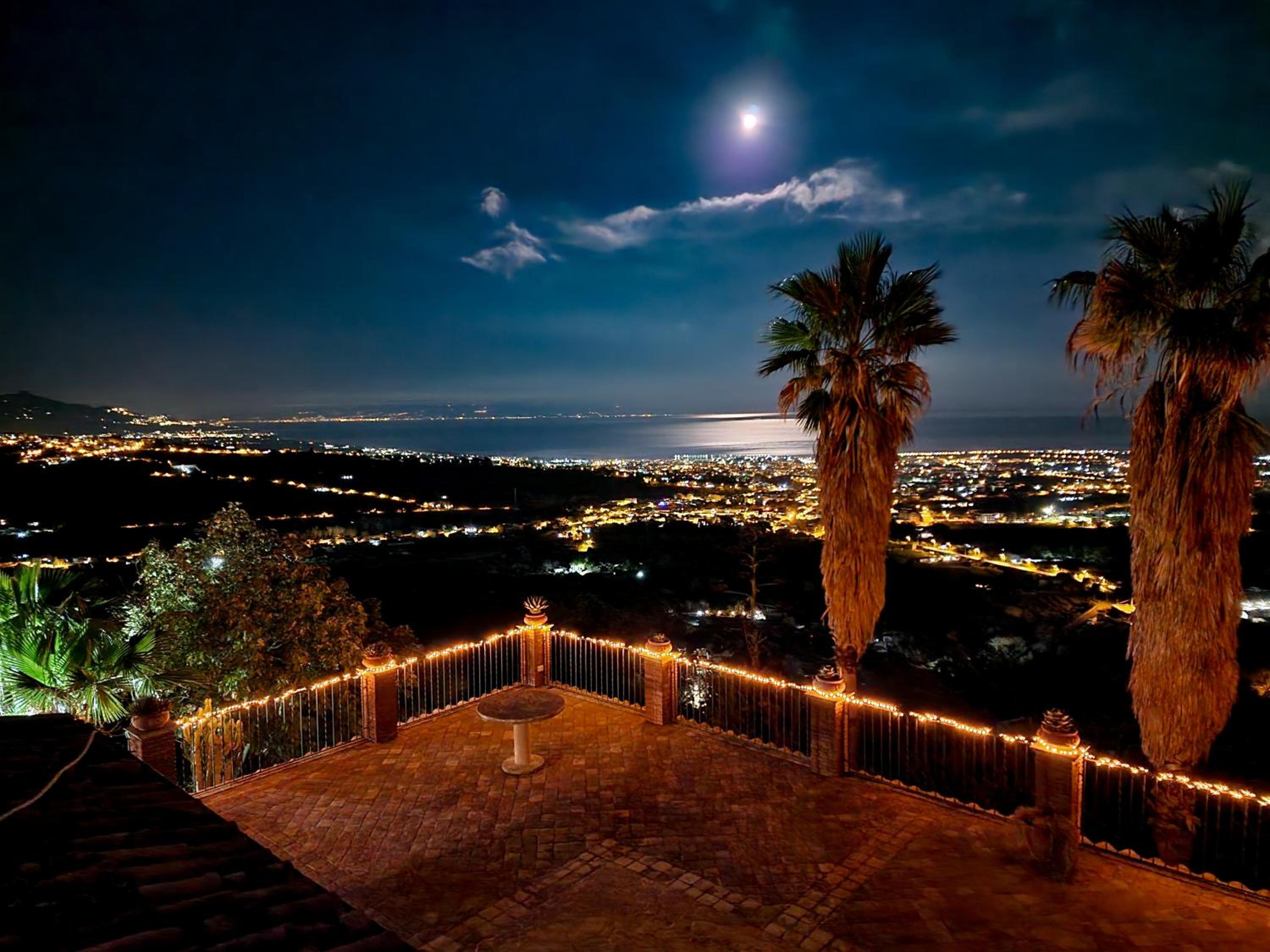 VILLA PANORAMICA DELL'ETNA view 2