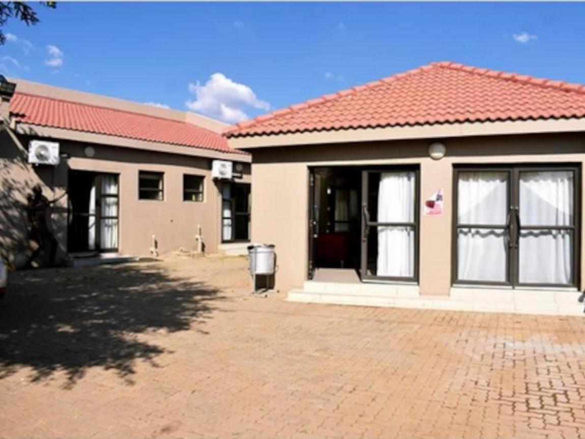 Gaediwe Guesthouse view 4