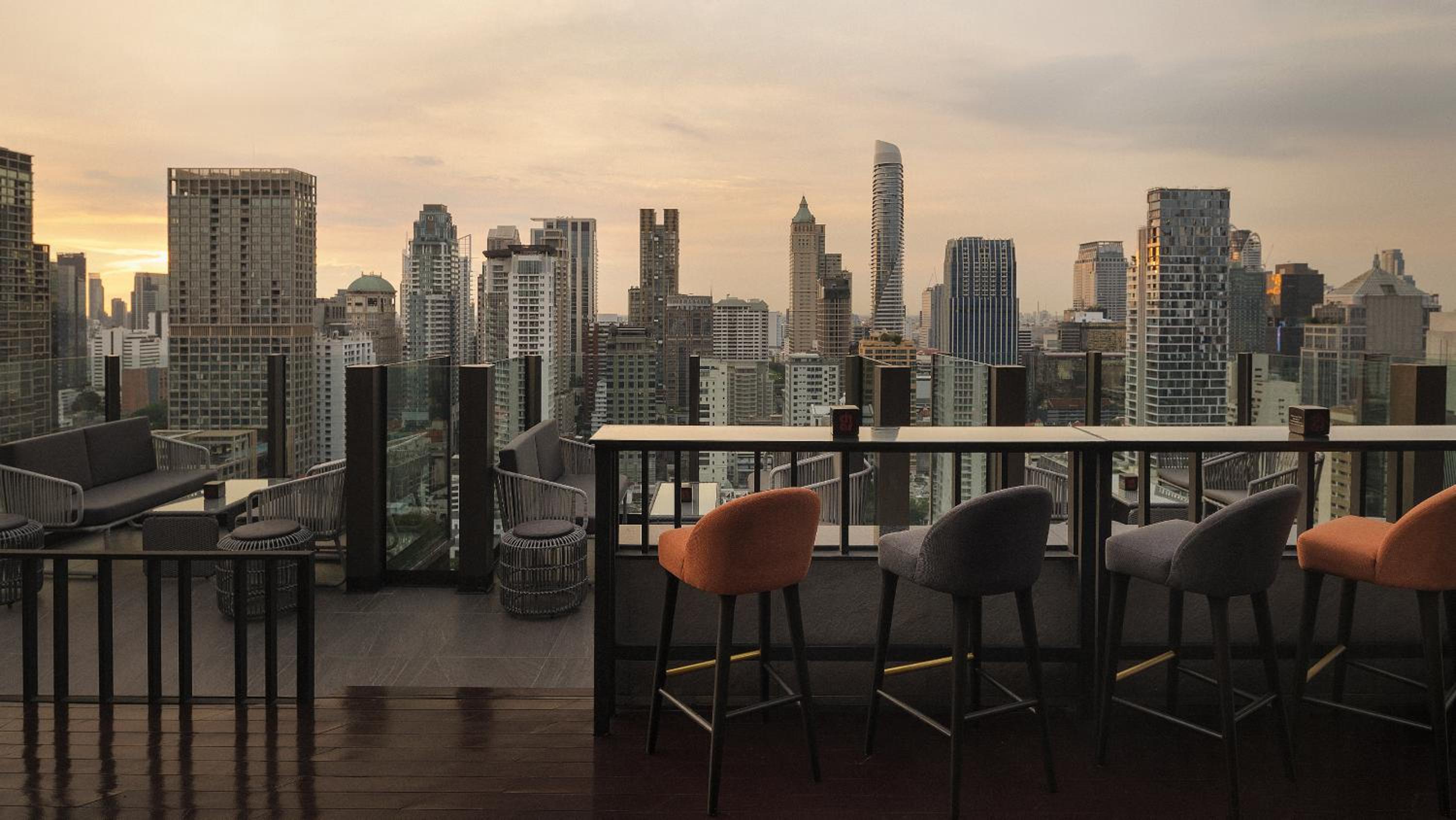 Hotel Indigo Bangkok Wireless Road by IHG 3