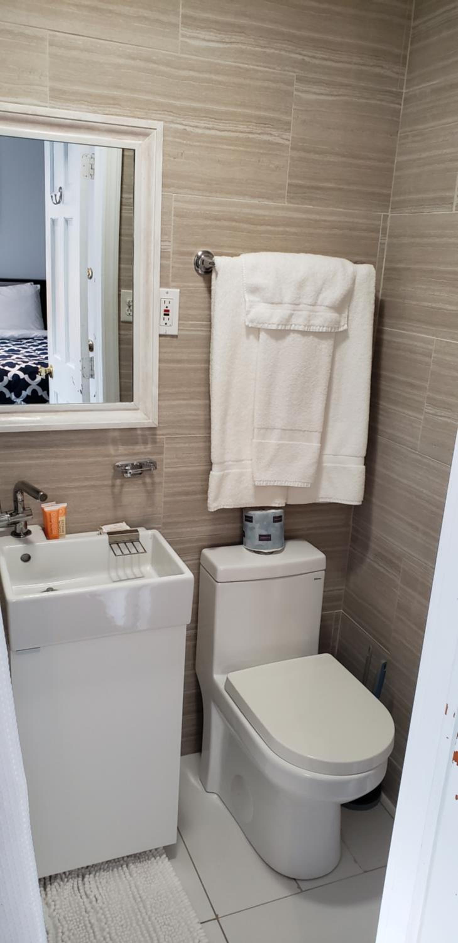 Jones Beach Hotel - Property Image 7