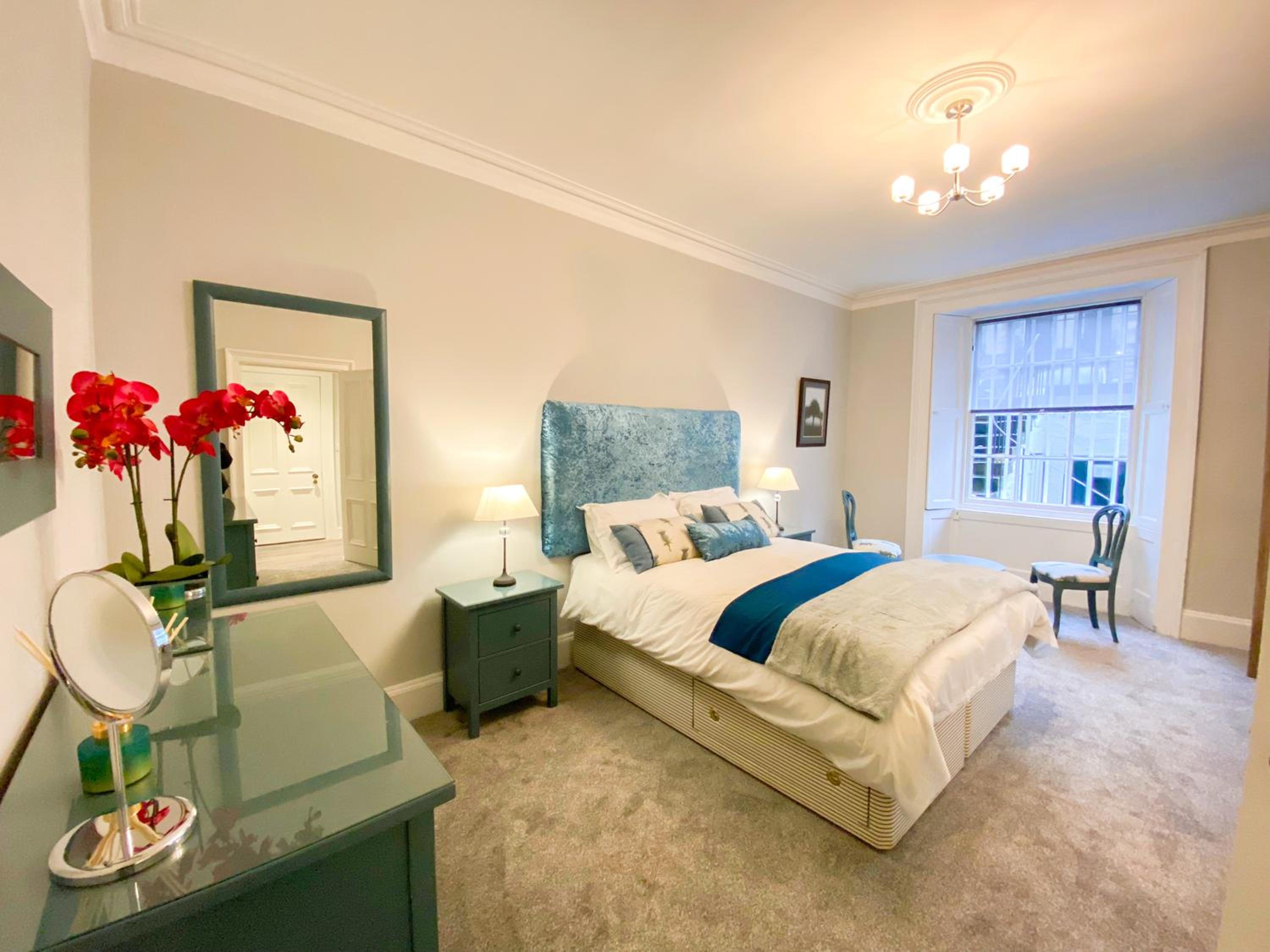 2Bed, Private Garden & Fireplace, Near Water of Leith view 4