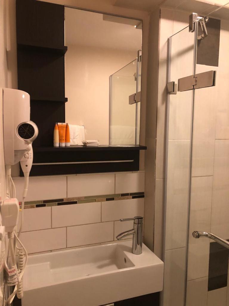 Jones Beach Hotel - Property Image 3