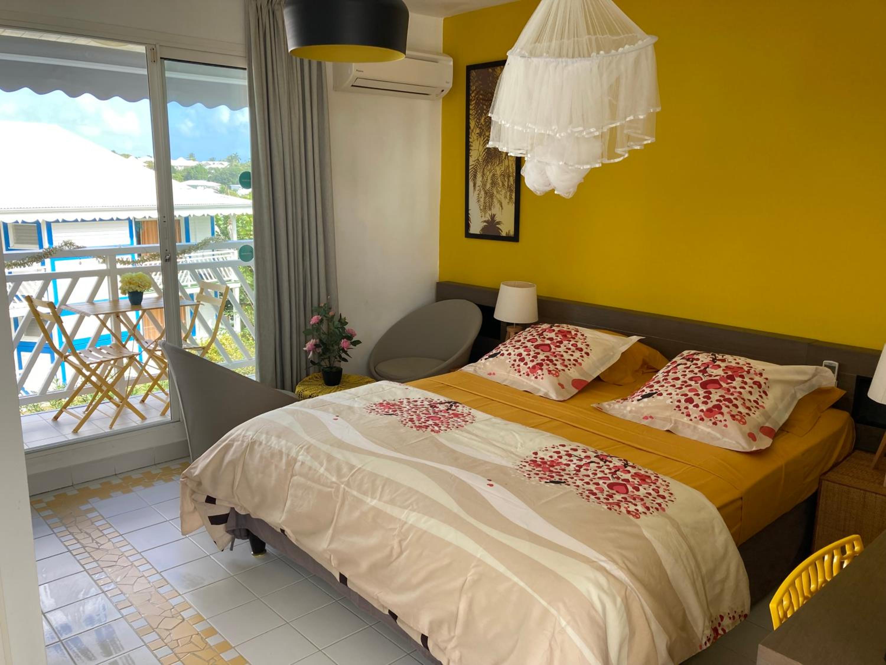 'TI SOLEY GWADA' 1 PIECE ACCES PLAGE ET PISCINE A St FRANCOIS view 5