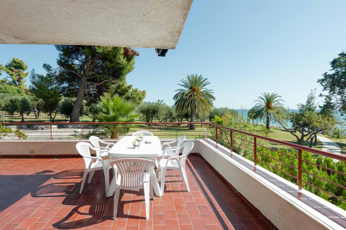 Malt Beachfront Villa view 4