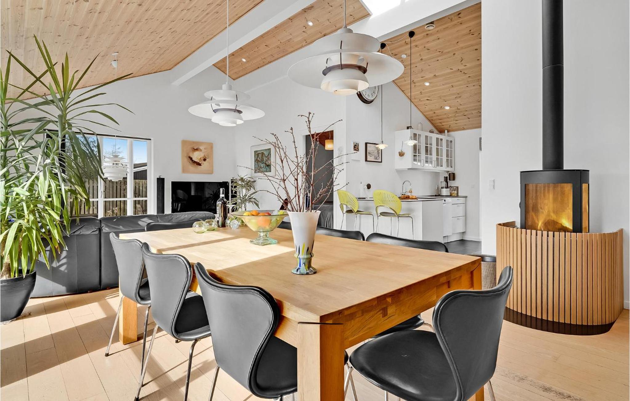 Nice Home In Juelsminde With Wifi