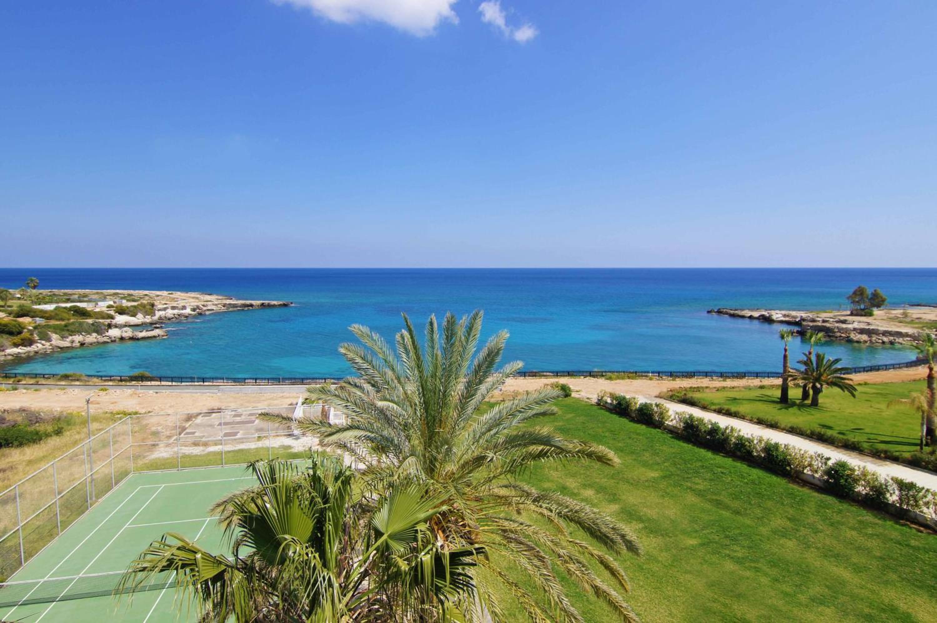 BLISS - Coralli Beachfront Apartment