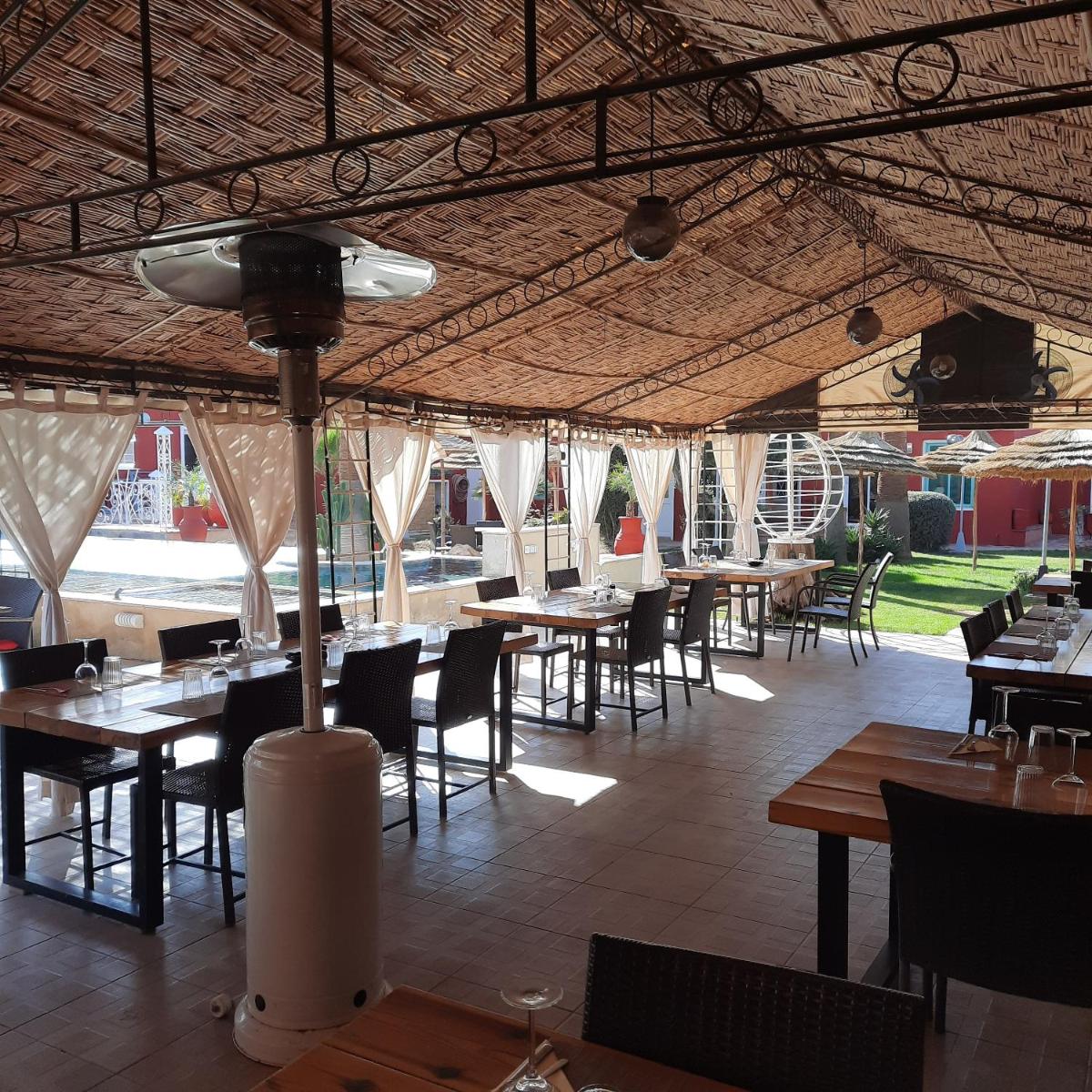 restaurant