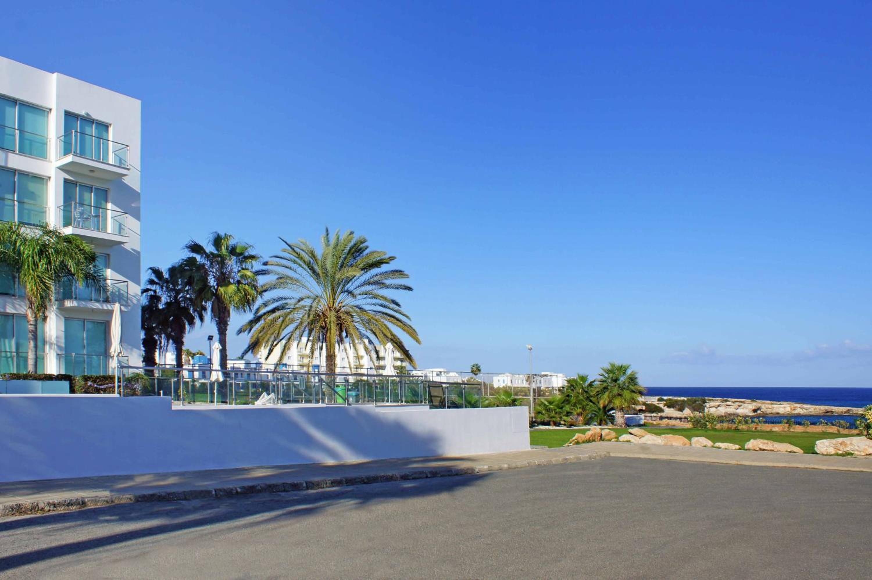 ALICIA - Coralli Beachfront Apartment