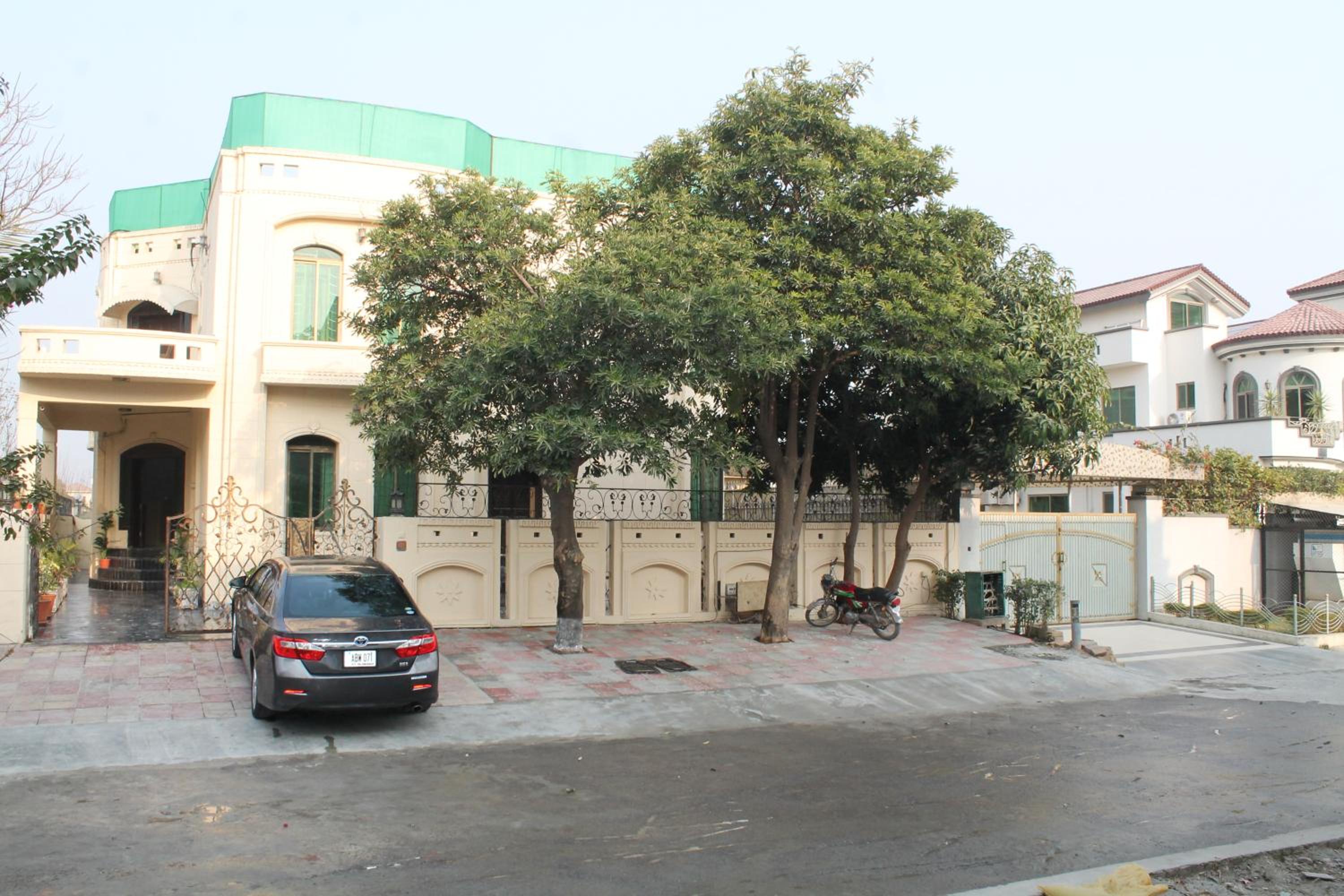 Photo 10