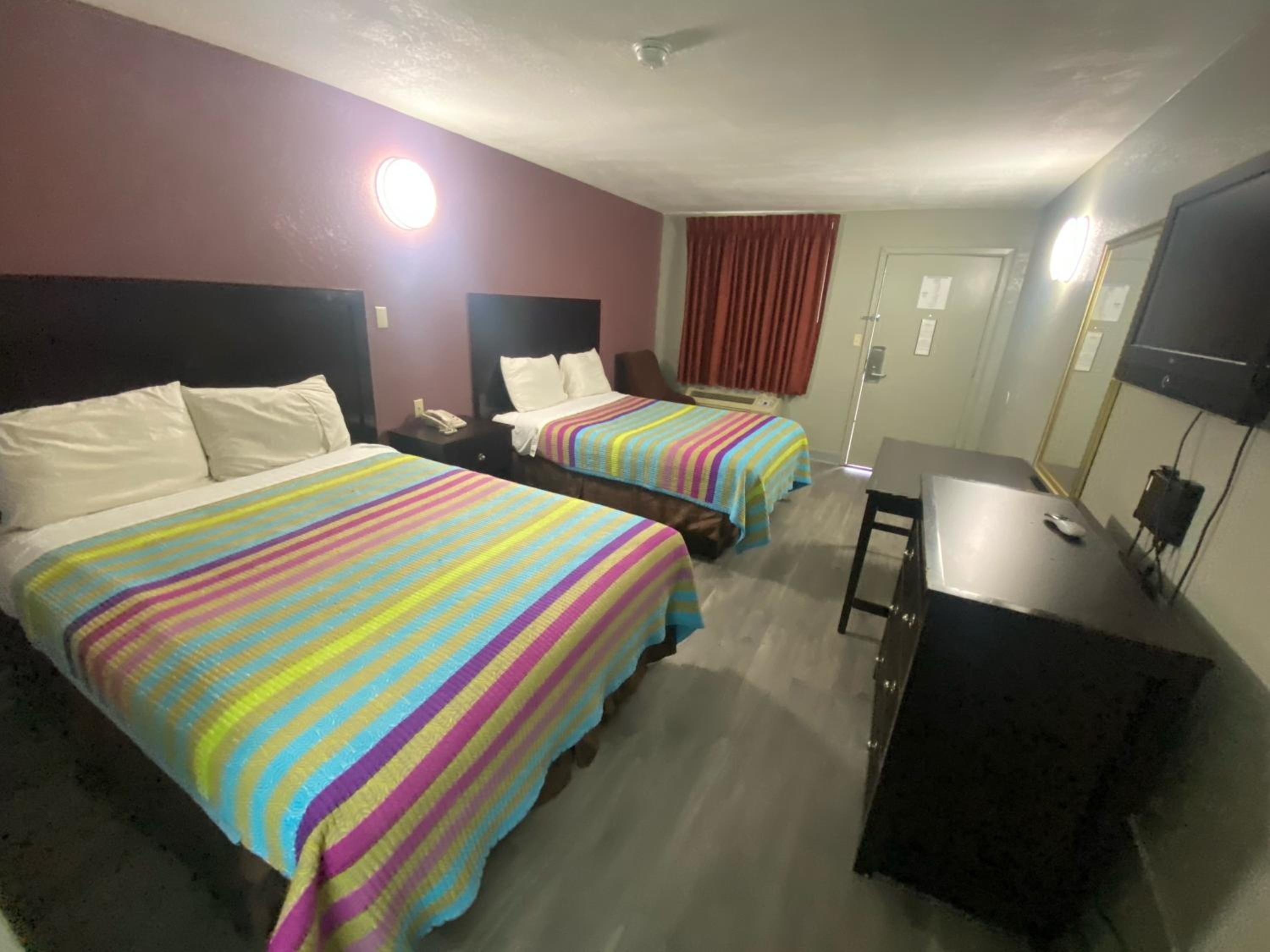 Forrest City Vacations - DIAMOND INN - Property Image 6
