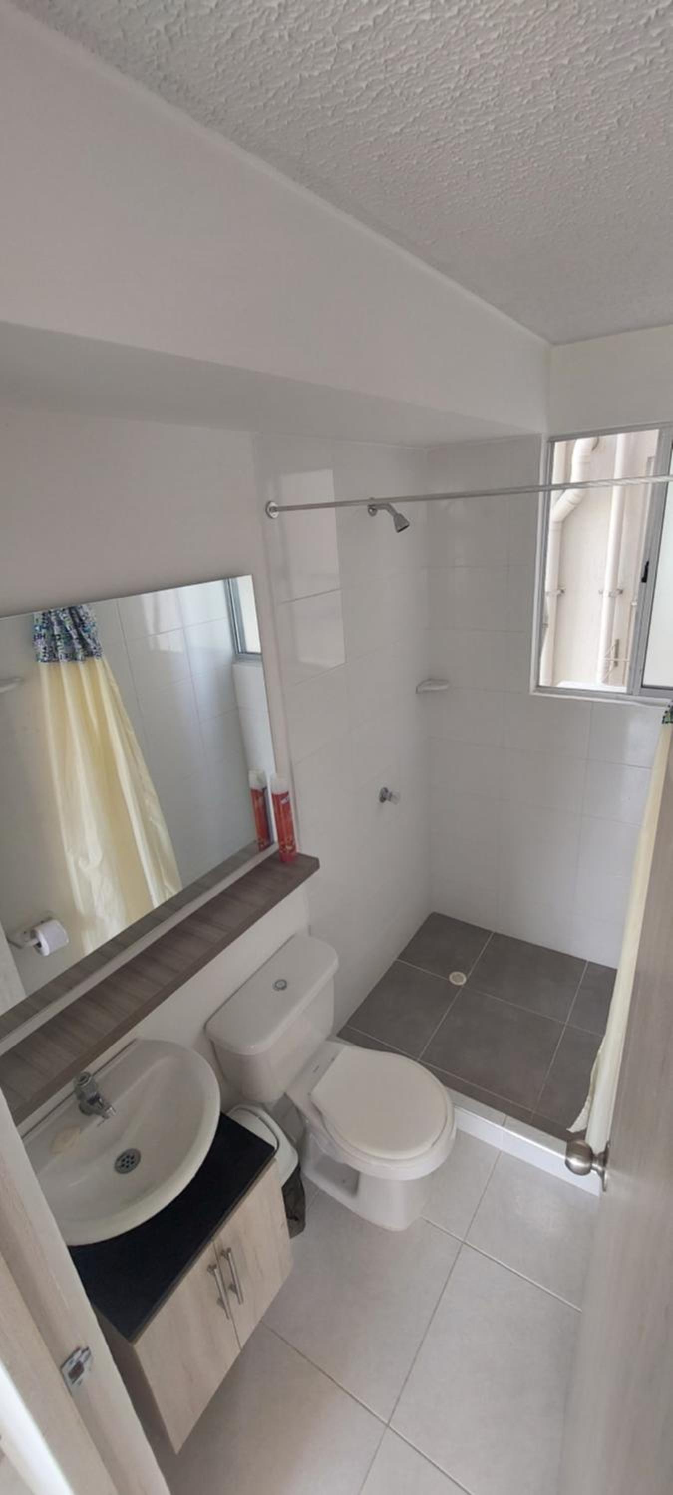 HERMOSO APARTAMENTO CON BALCON, 3 Alcobas, 2 baños view 5