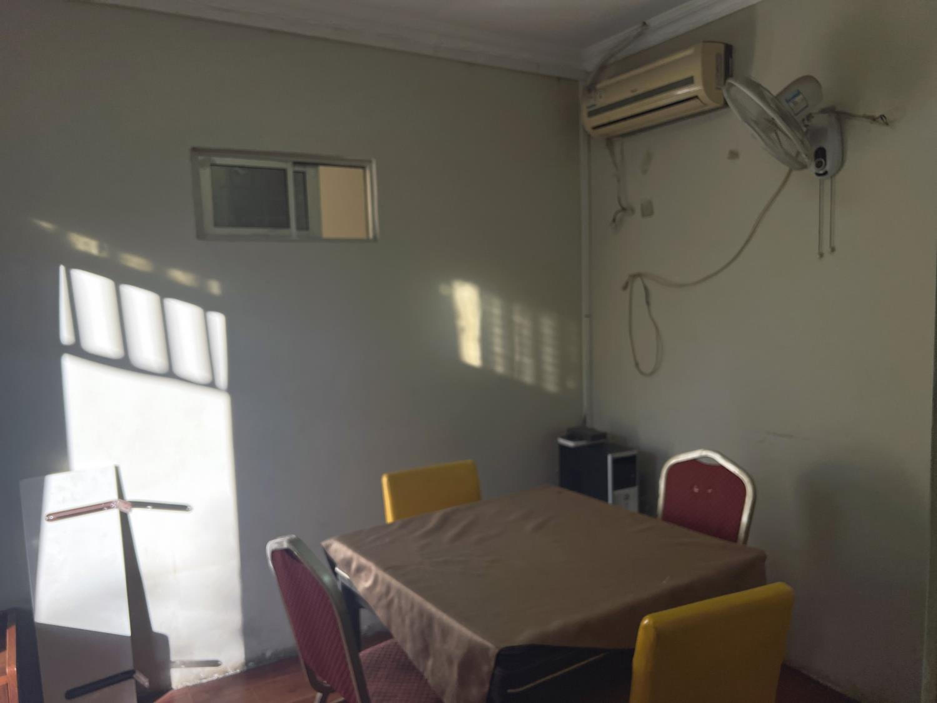 Shengtang Business Hotel