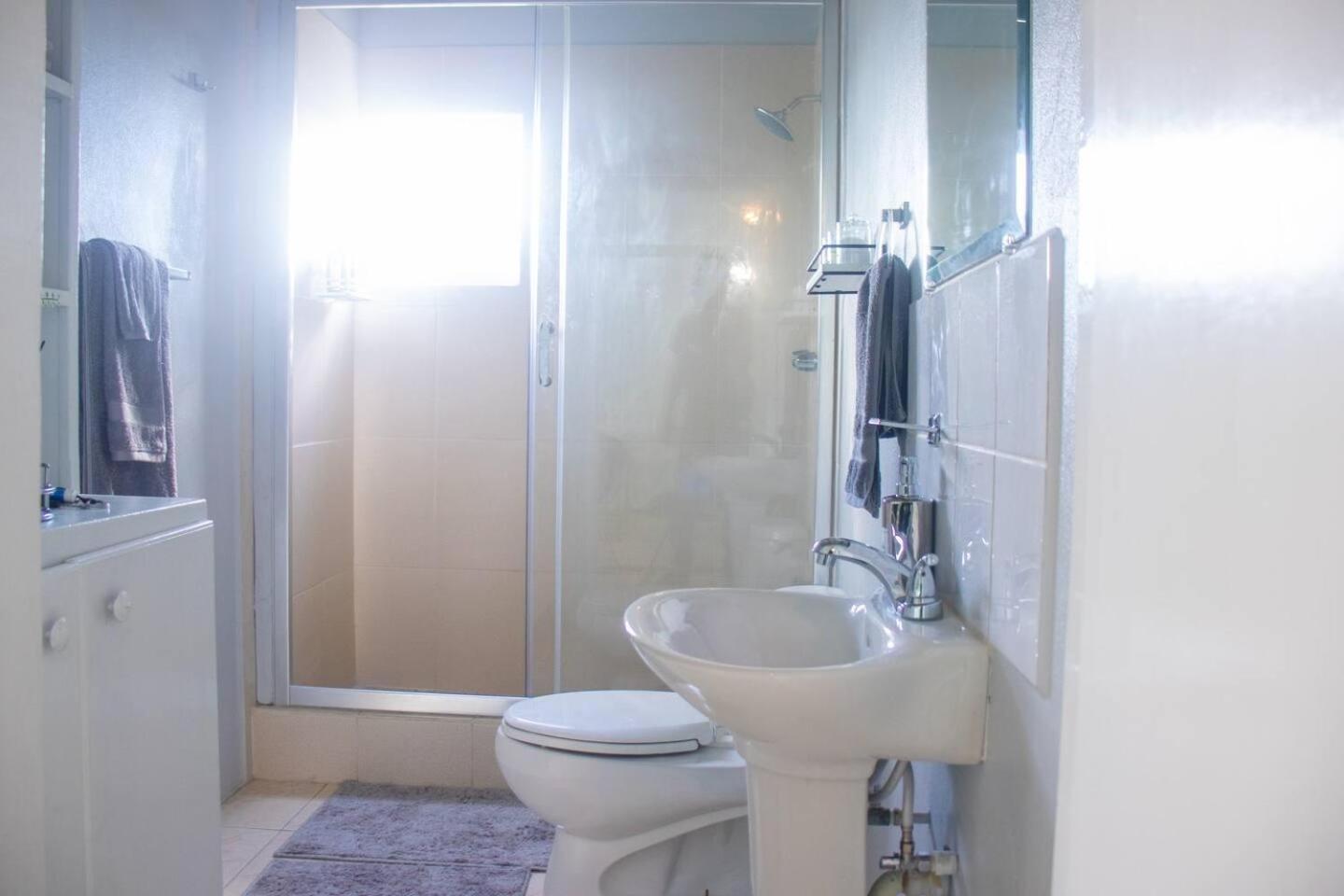 Stylish 2-Bed Sleeps 3 Cosy & Comfortable