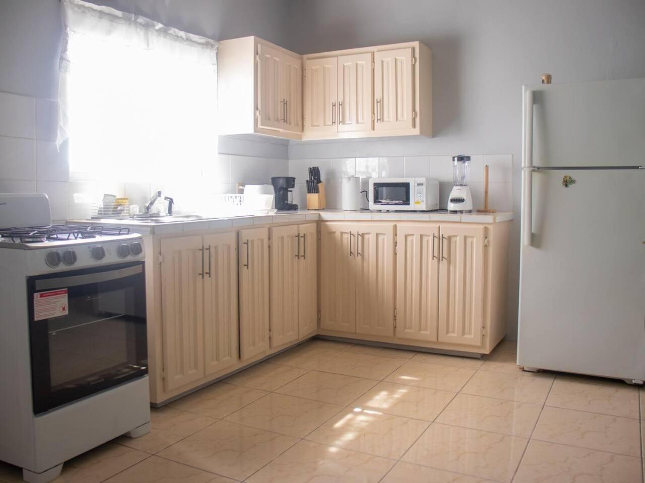 Stylish 2-Bed Sleeps 3 Cosy & Comfortable
