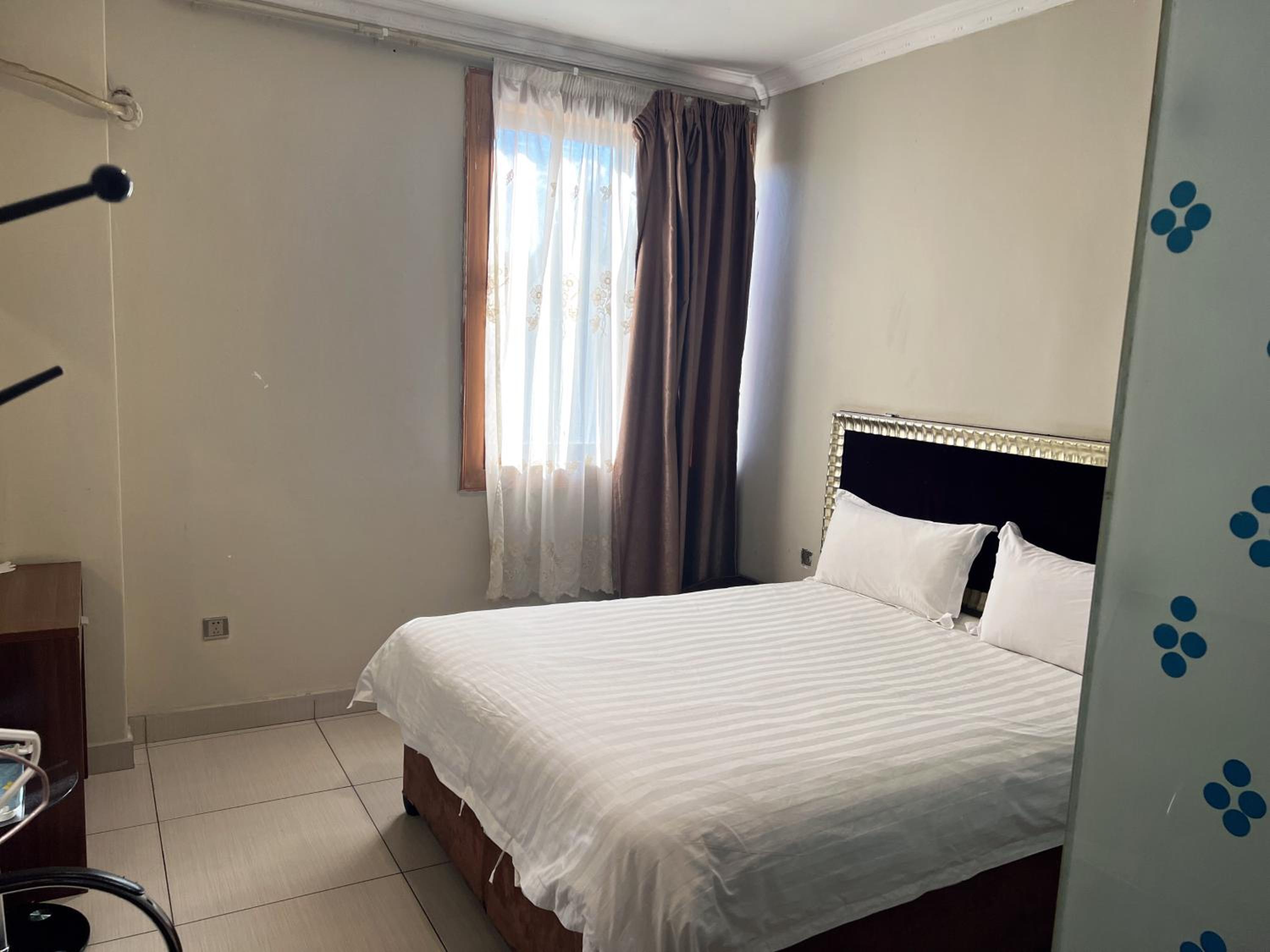 Shengtang Business Hotel