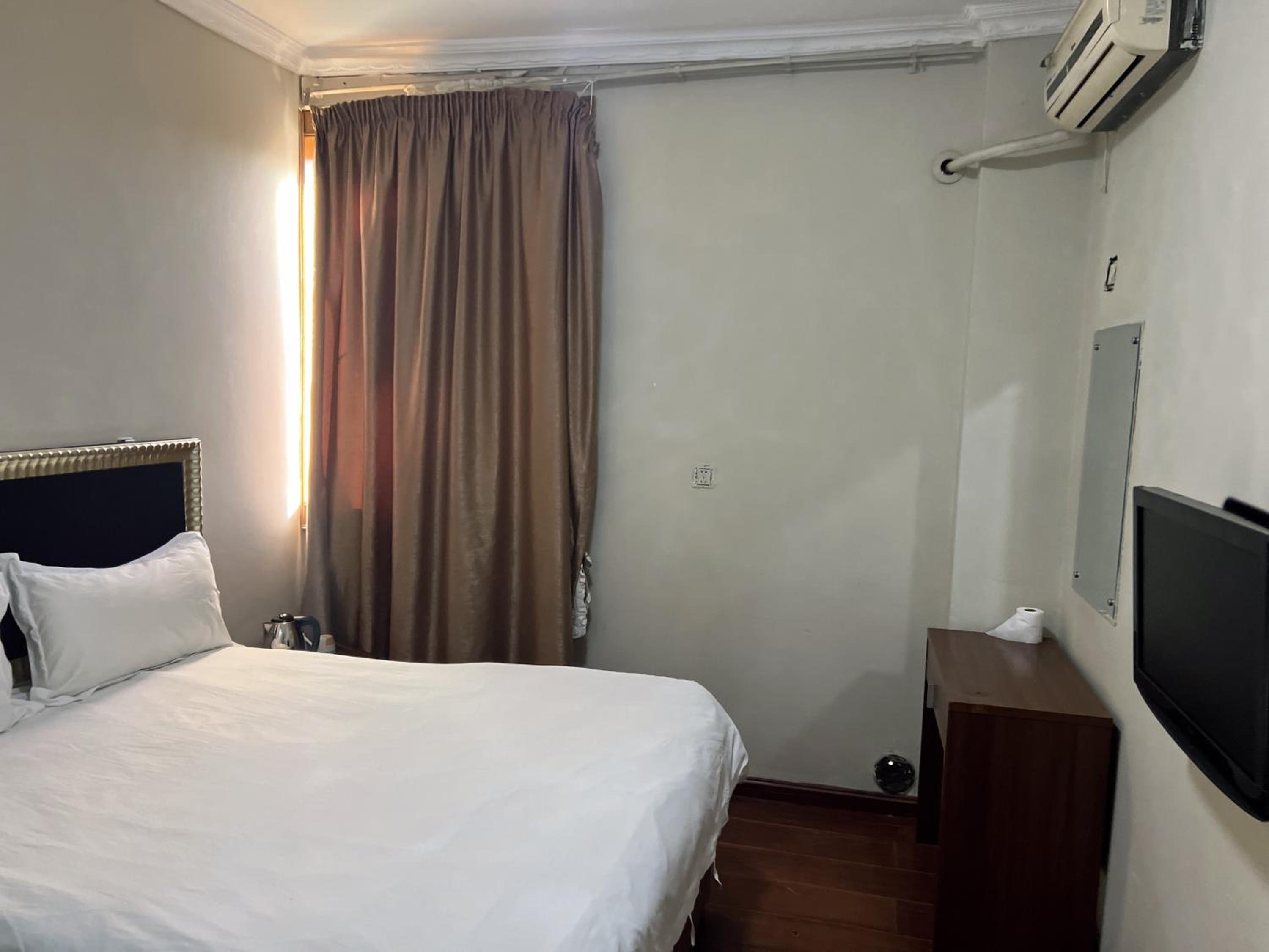 Shengtang Business Hotel