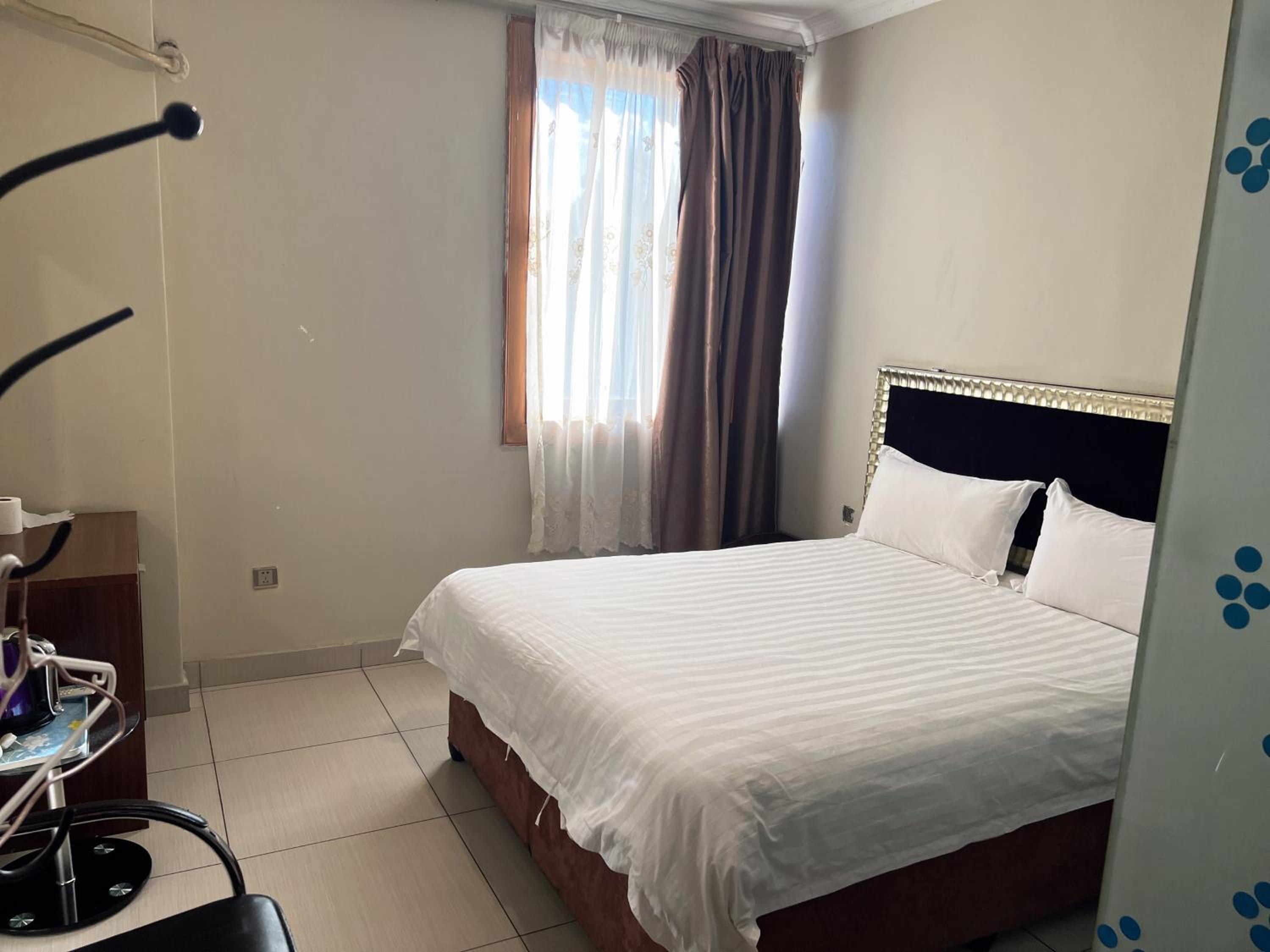 Shengtang Business Hotel