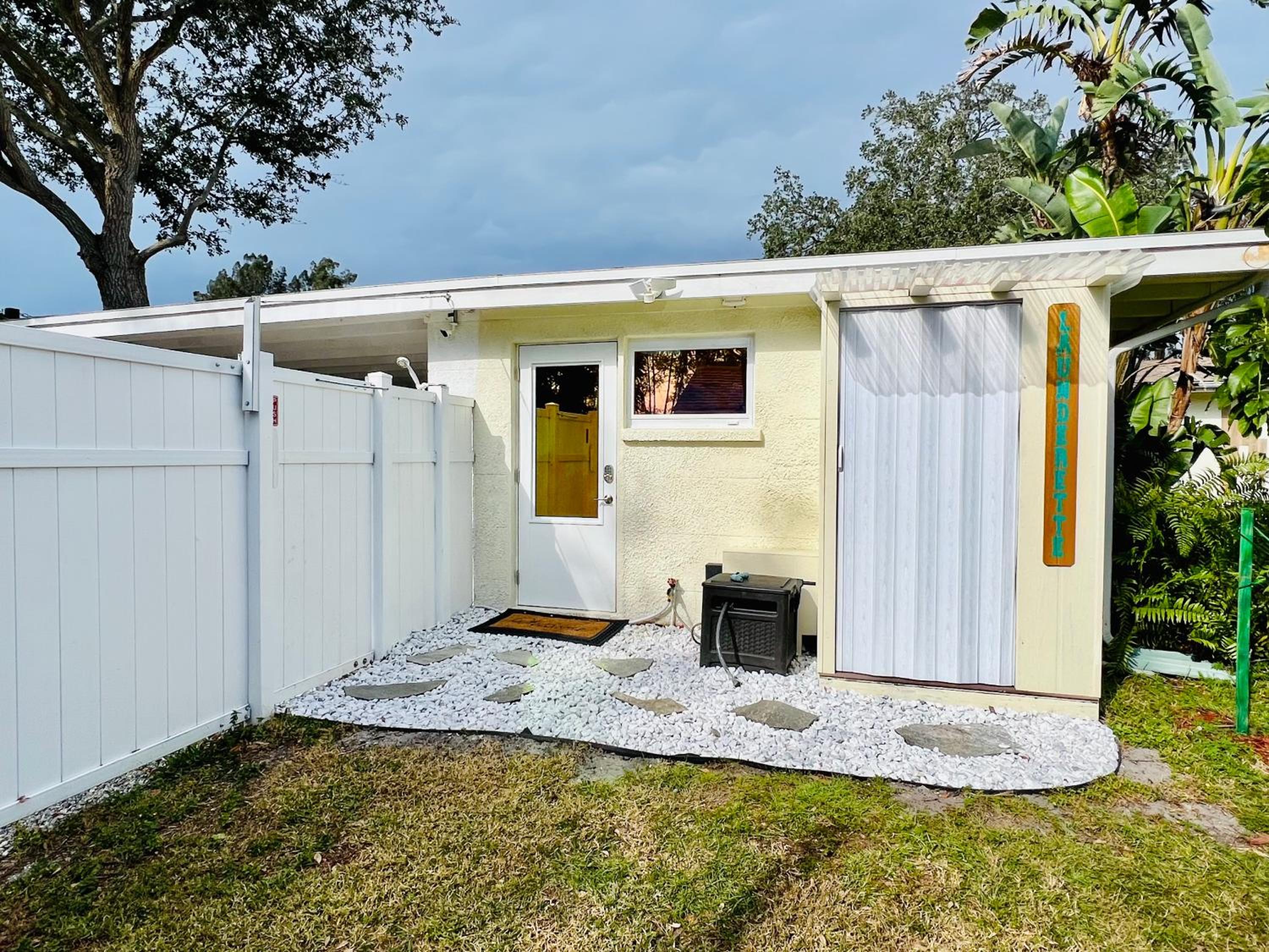 Hotel Close to beaches with hot tub and large garden - Image 1