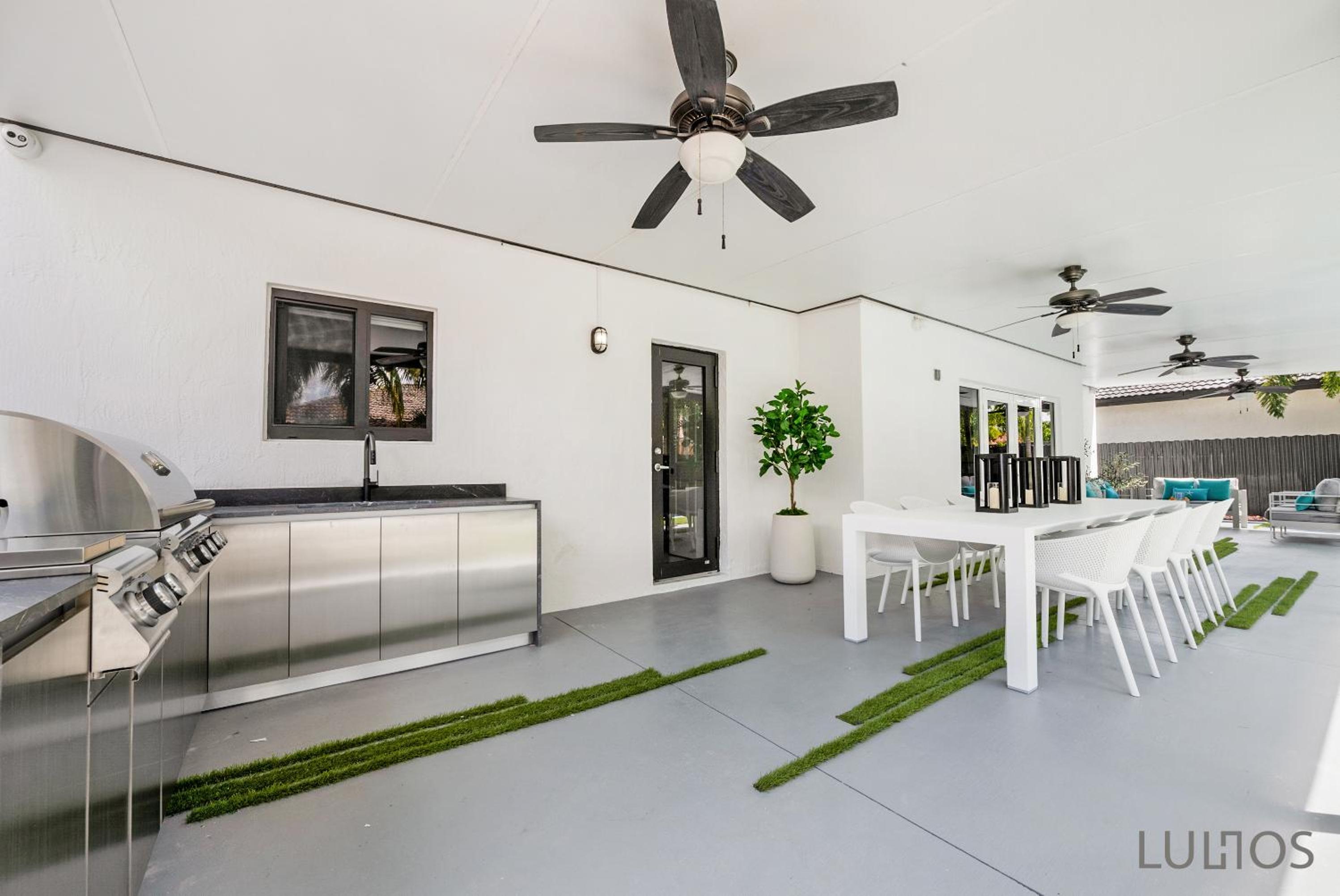 Luxury Beach Oasis - Heated Pool, Game Extravaganza L44