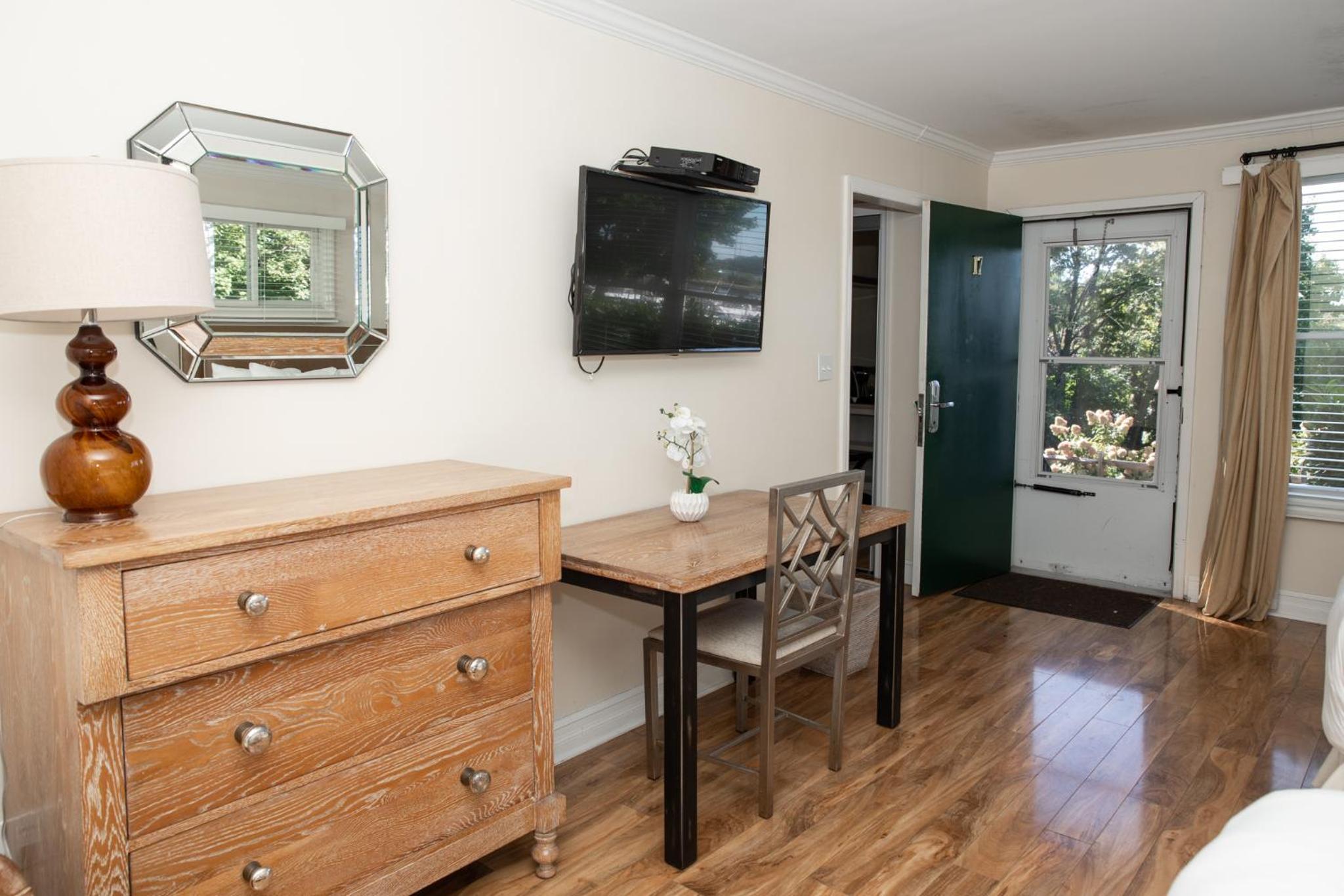 Three Village Inn - Property Image 3