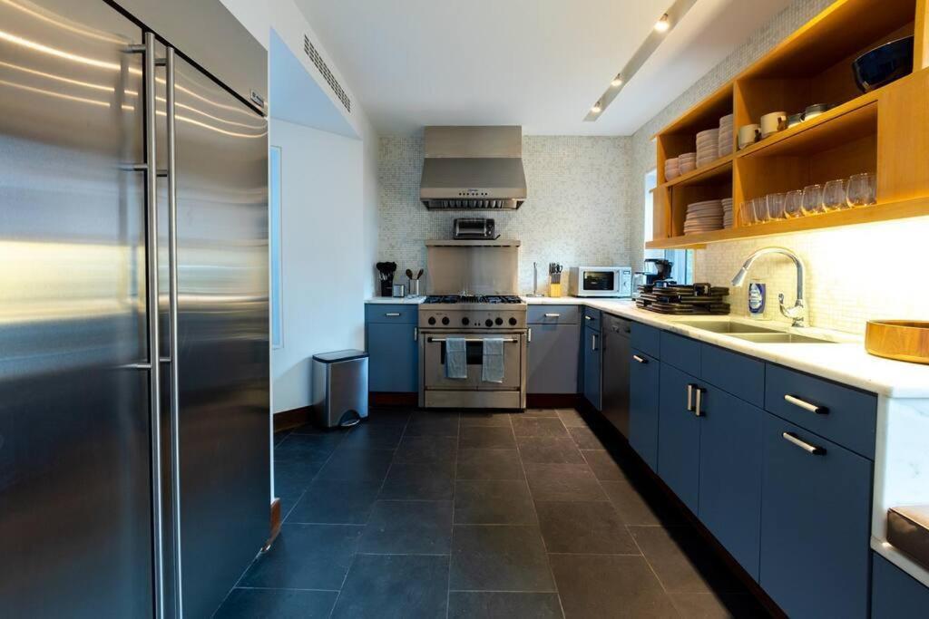 E10-3 3BR Designer Townhouse