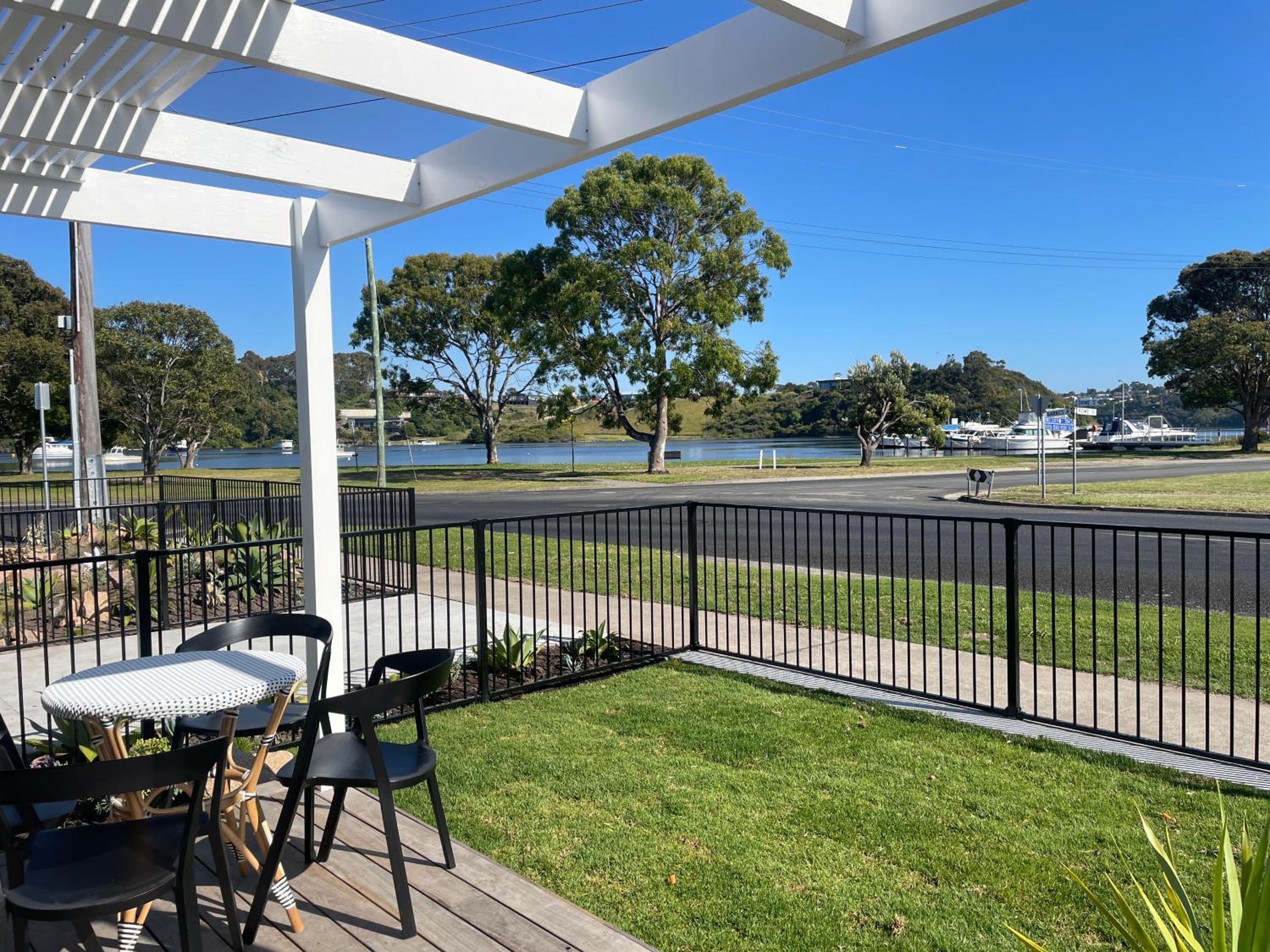 4BR Waterfront - Skippers Quarterdeck