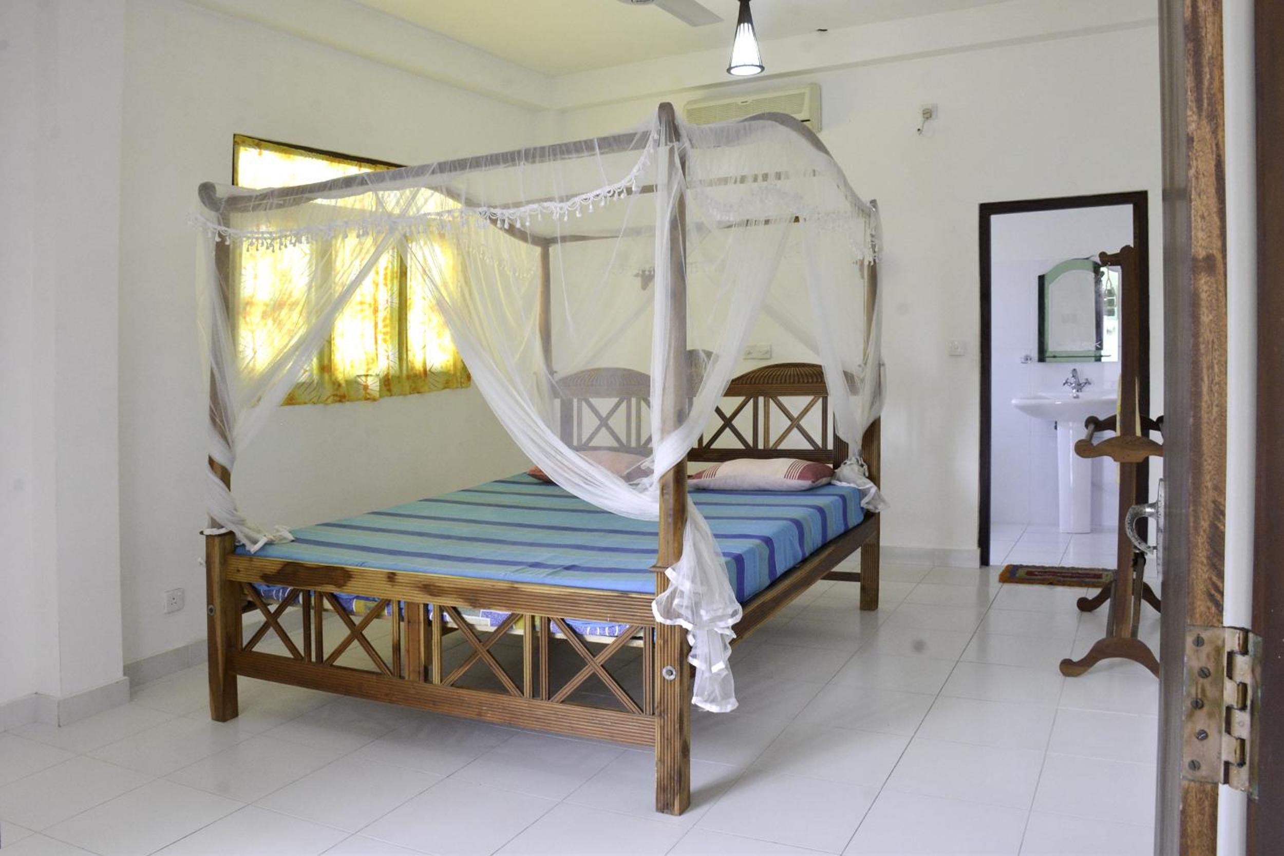Long Beach Guest House