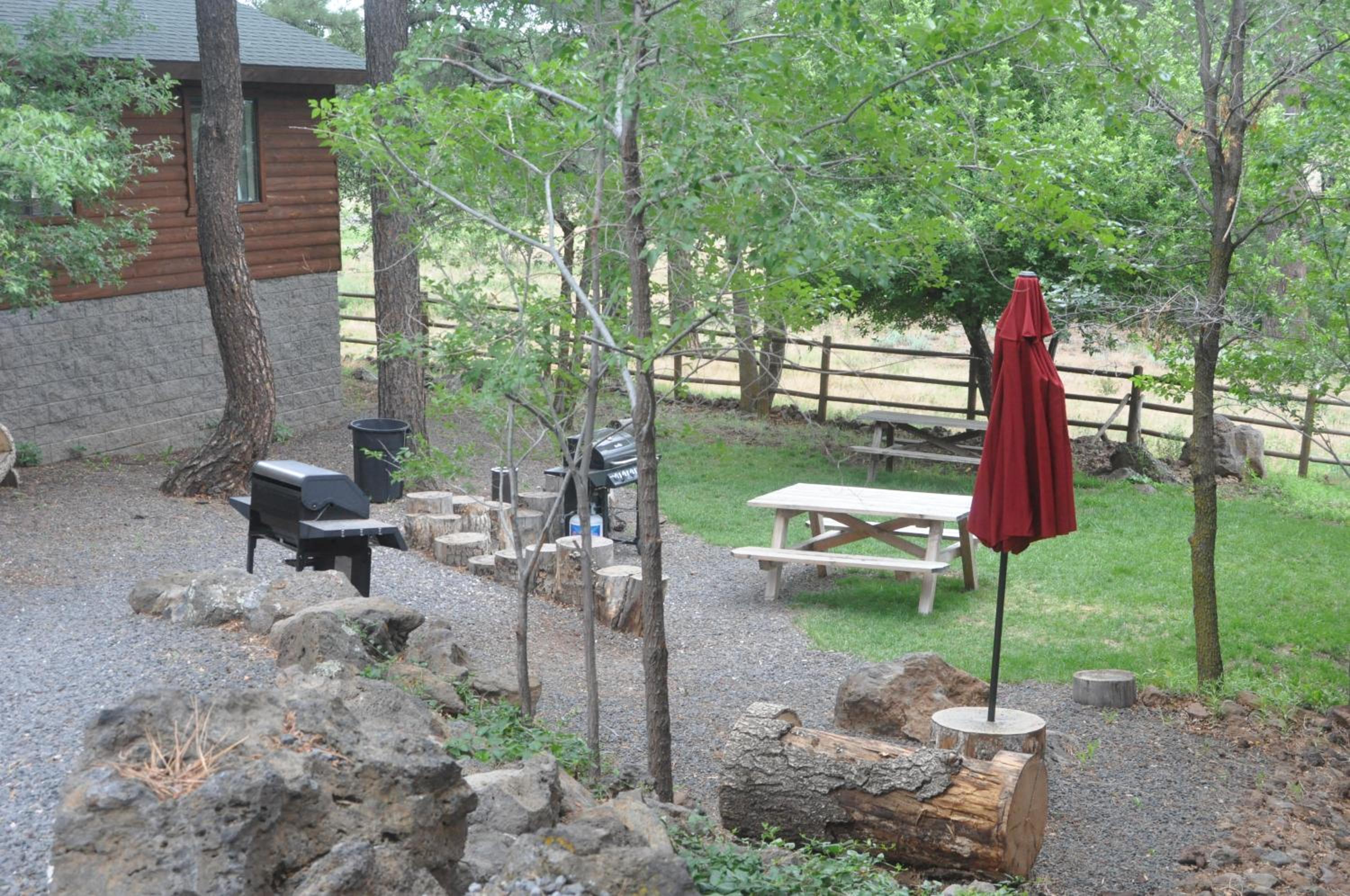 Nine Pines Motel view 5