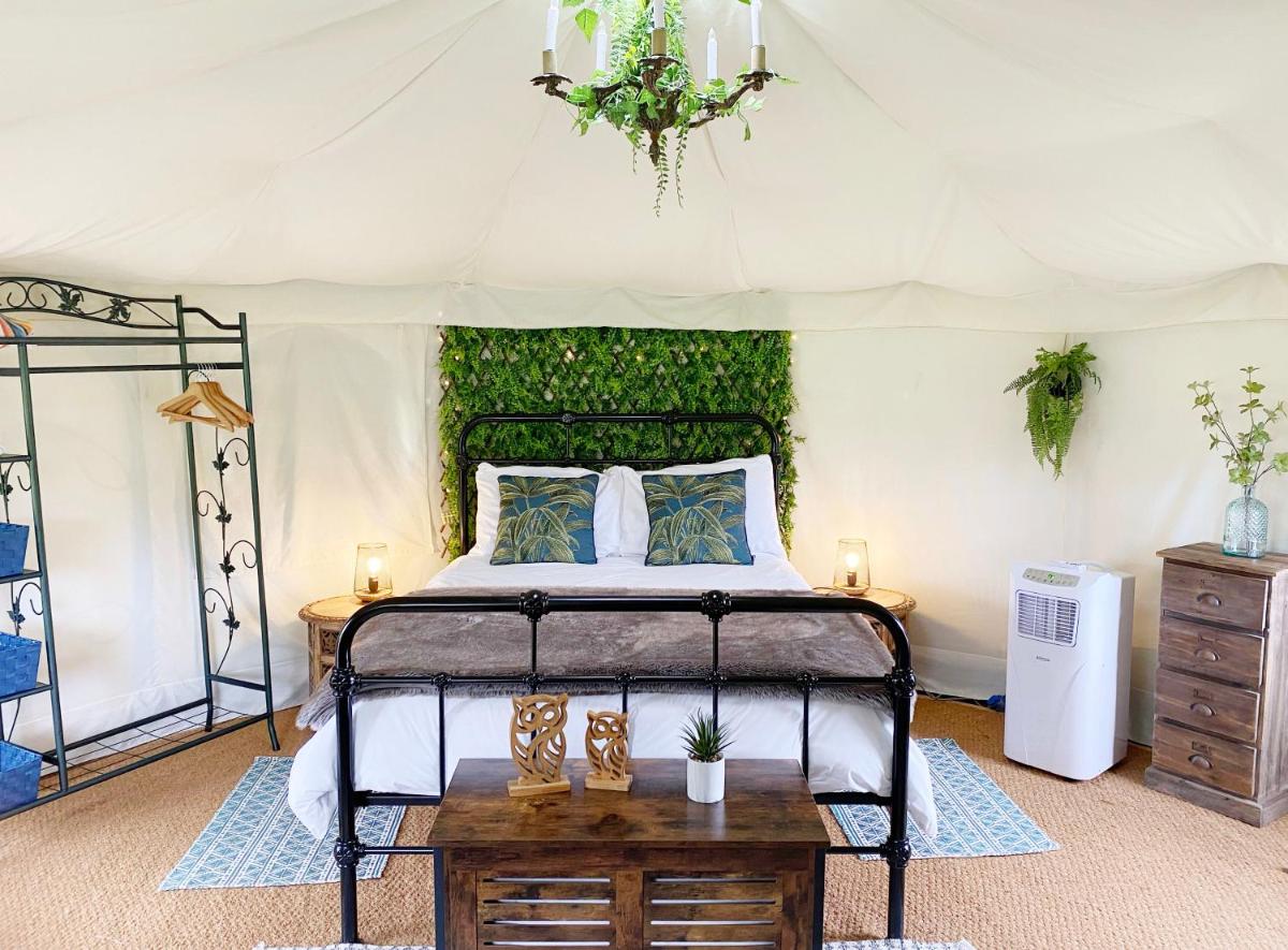 Yurt at Le Ranch Camping et Glamping view 2