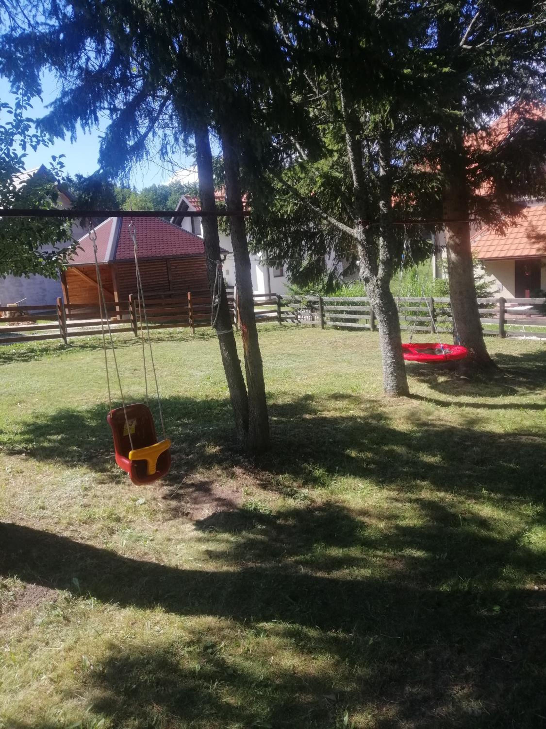 Sara vikendica view 4