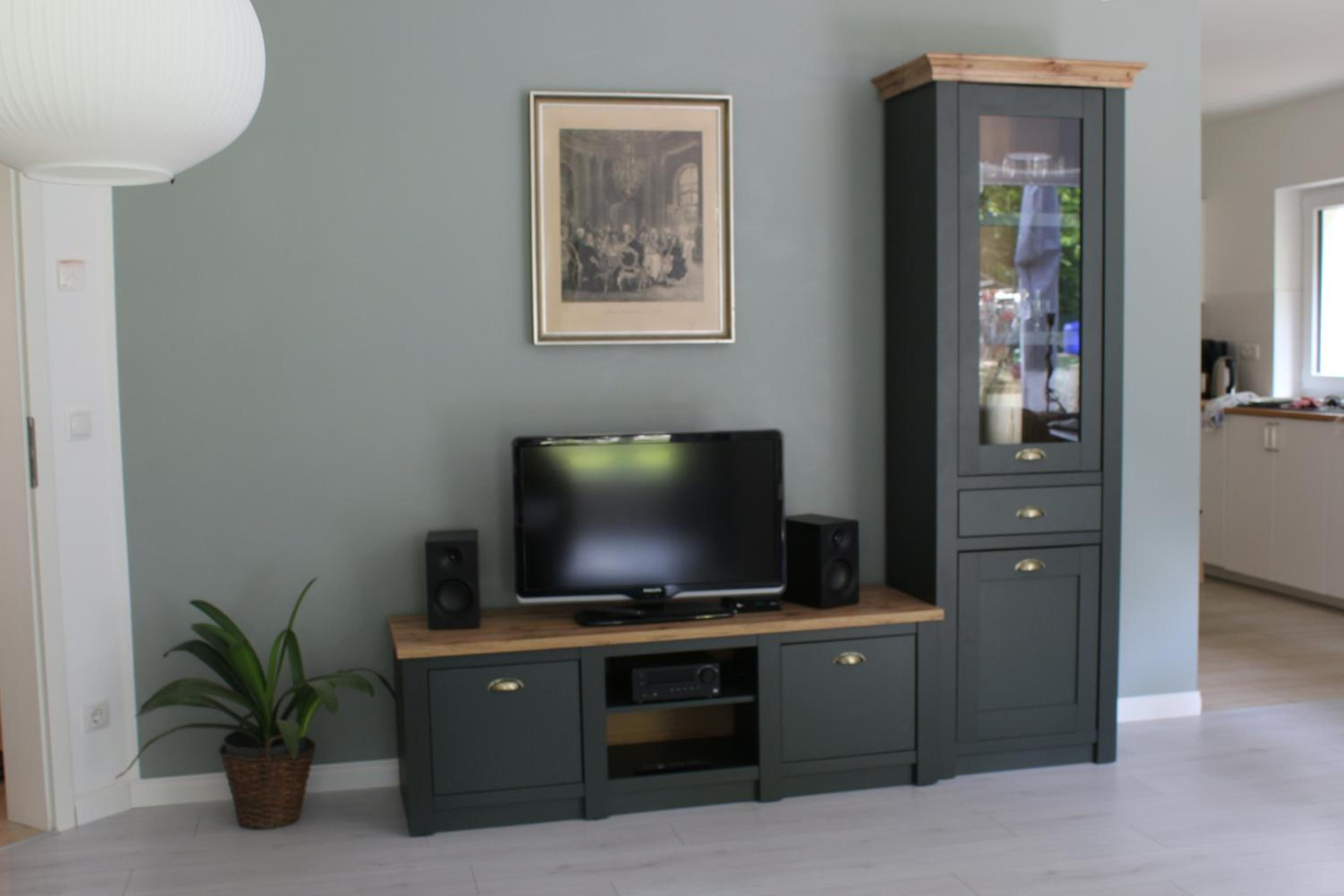 Moderne Wohnung im skandinavischen Stil am Waldrand
