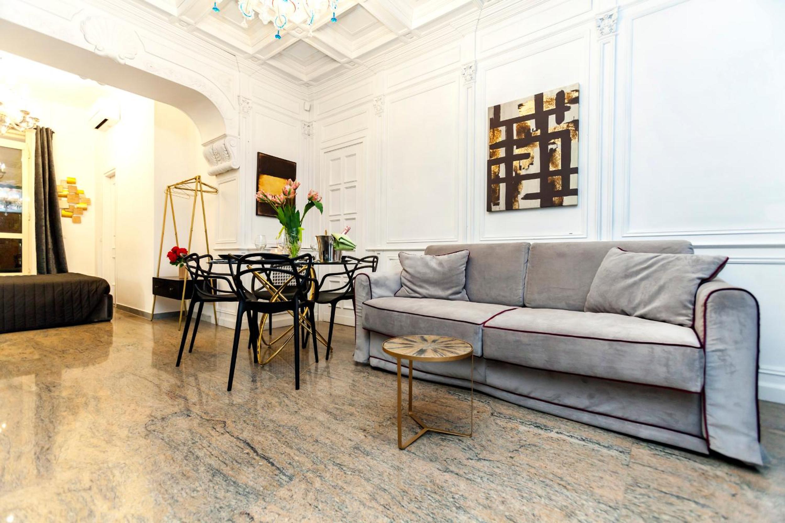 Navona Artist 7 APT