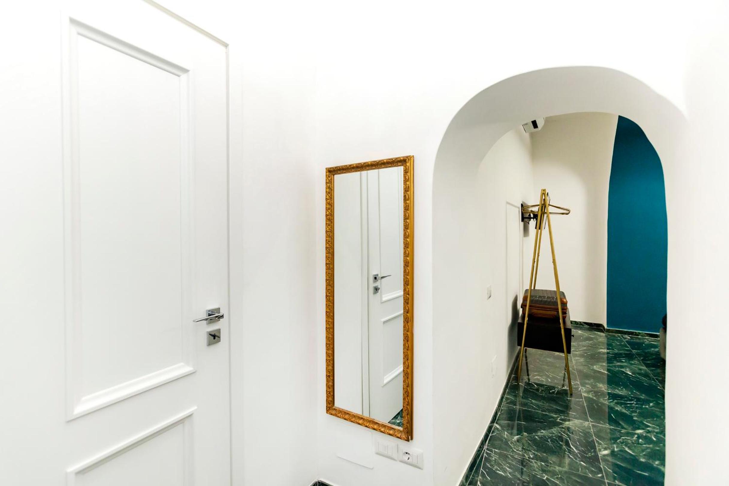 Navona Artist 10 APT