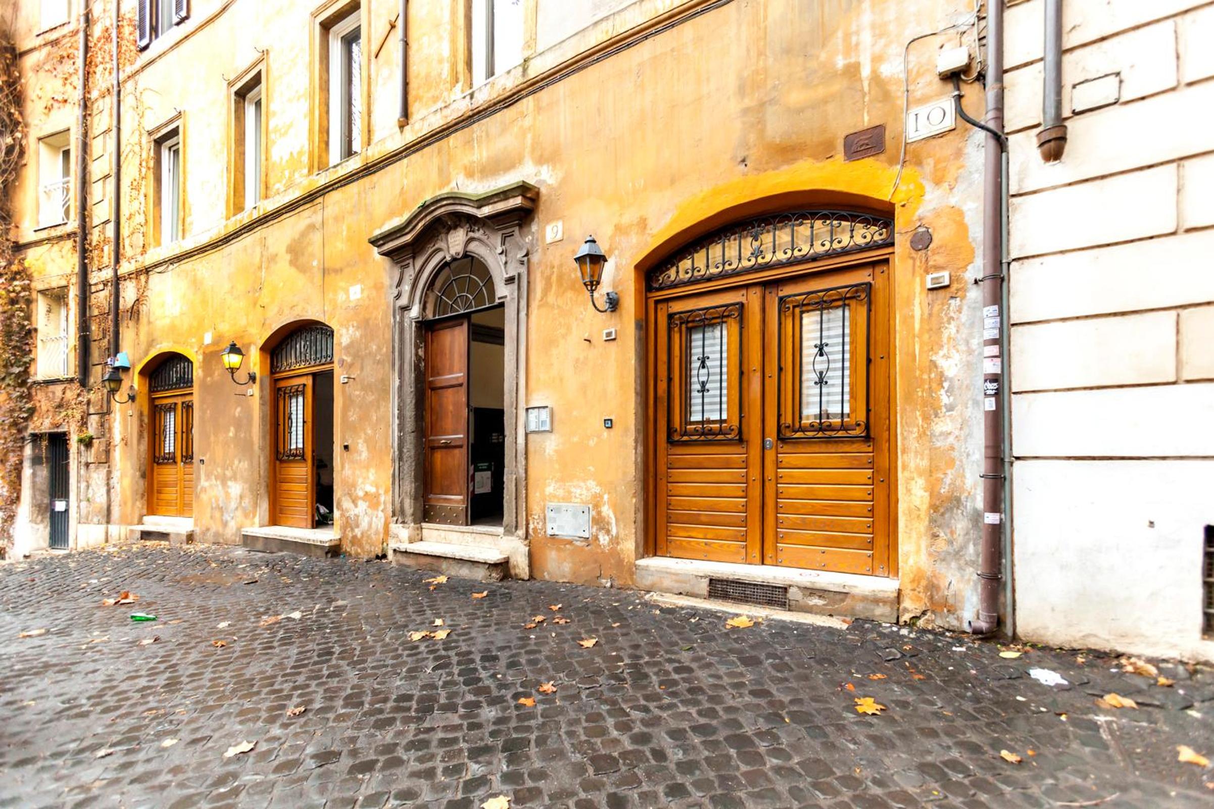 Navona Artist 10 APT