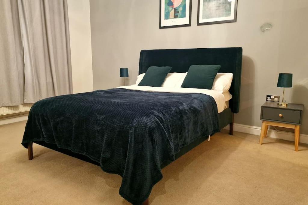 Stunning Luxury 2 Bed Penthouse Apartment view 2