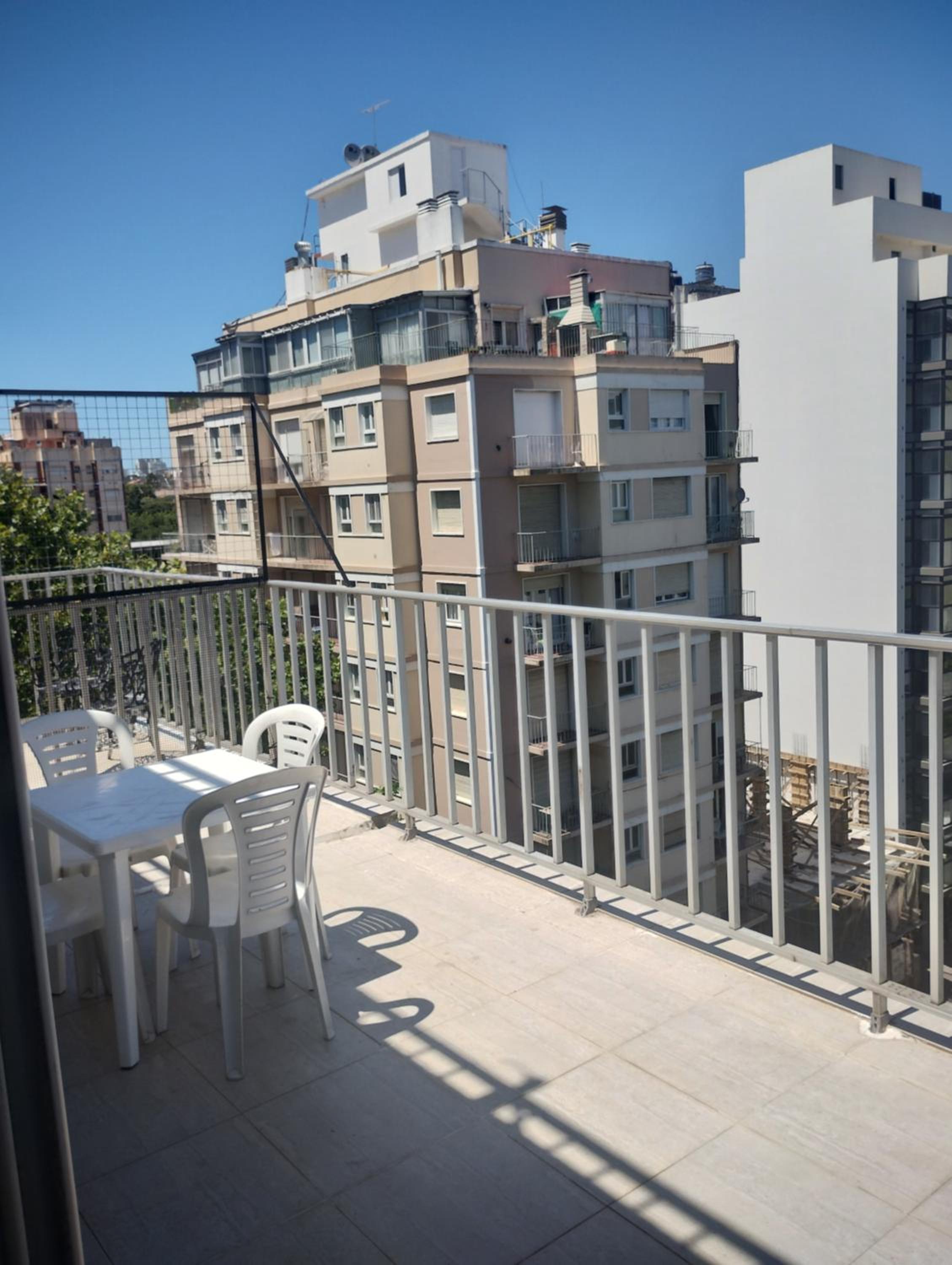 Alsina 2300 Depto 2 ambientes con terraza propia