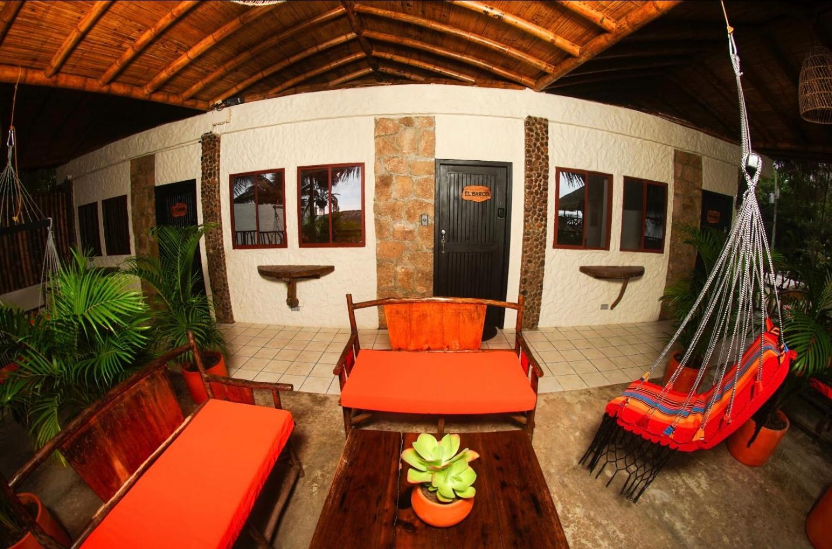 Tres Palmas