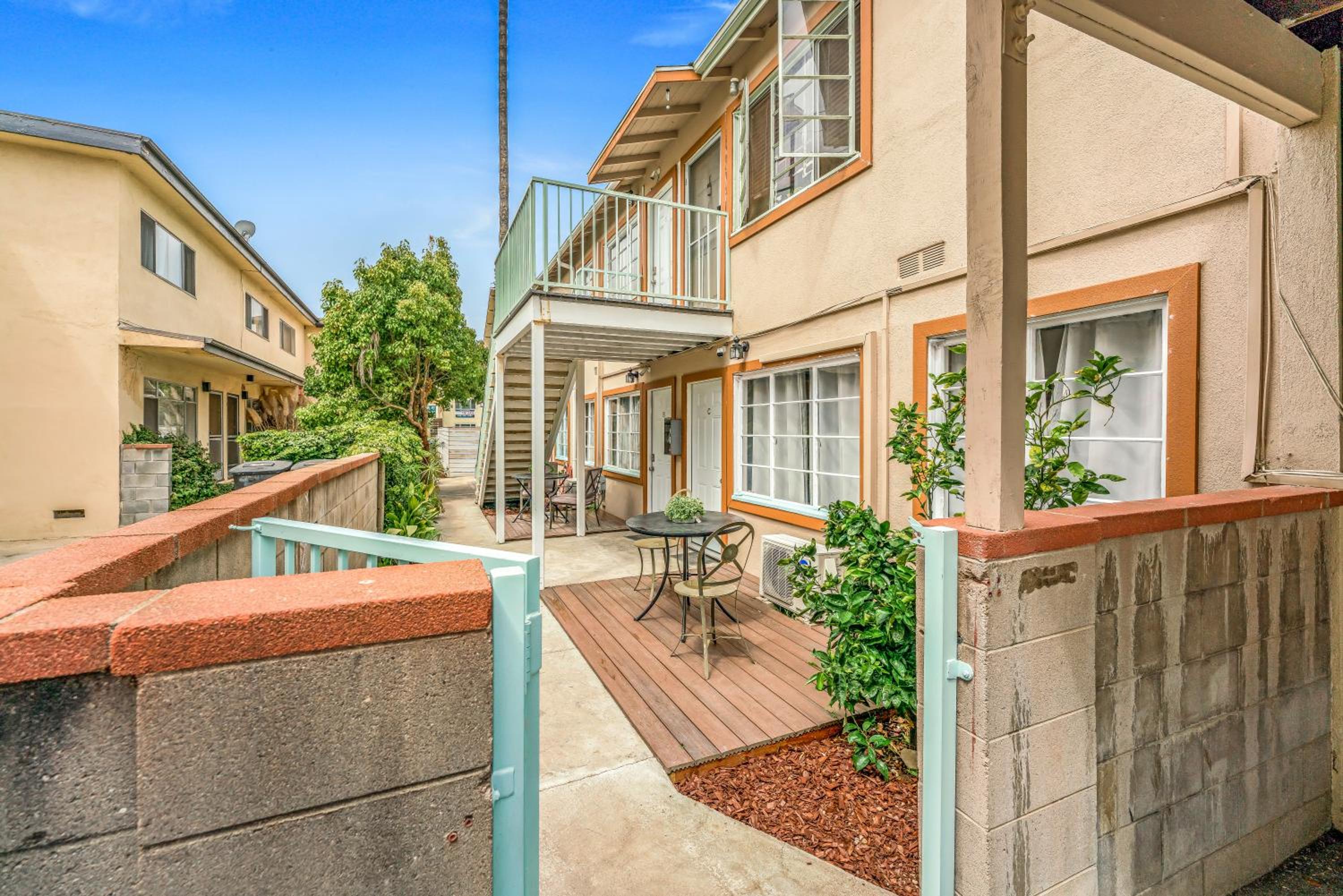 Renovateed Two-Bedroom Apartment in Santa Monica