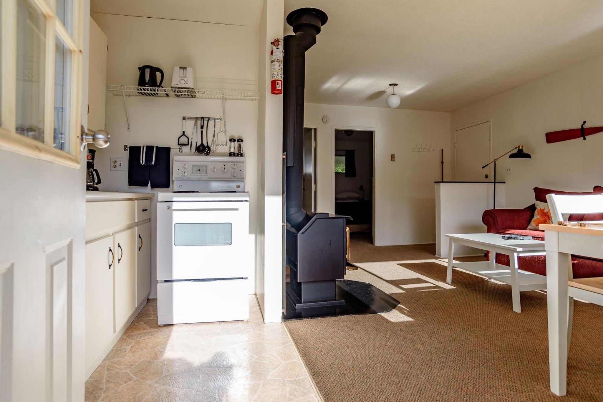 Green Acres Lakeside Resort Salt Spring Island - Image 3