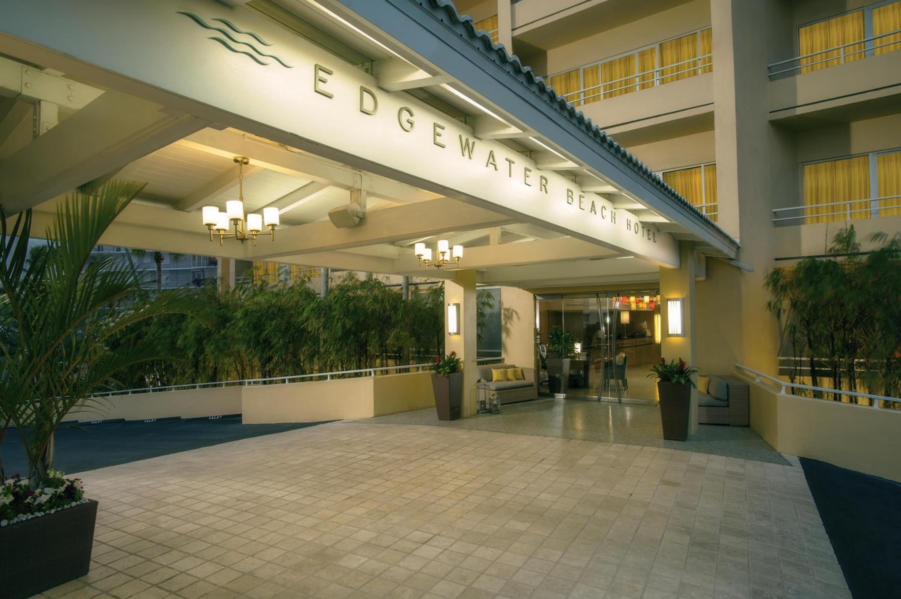 Hotel Edgewater Beach Hotel - Image 1