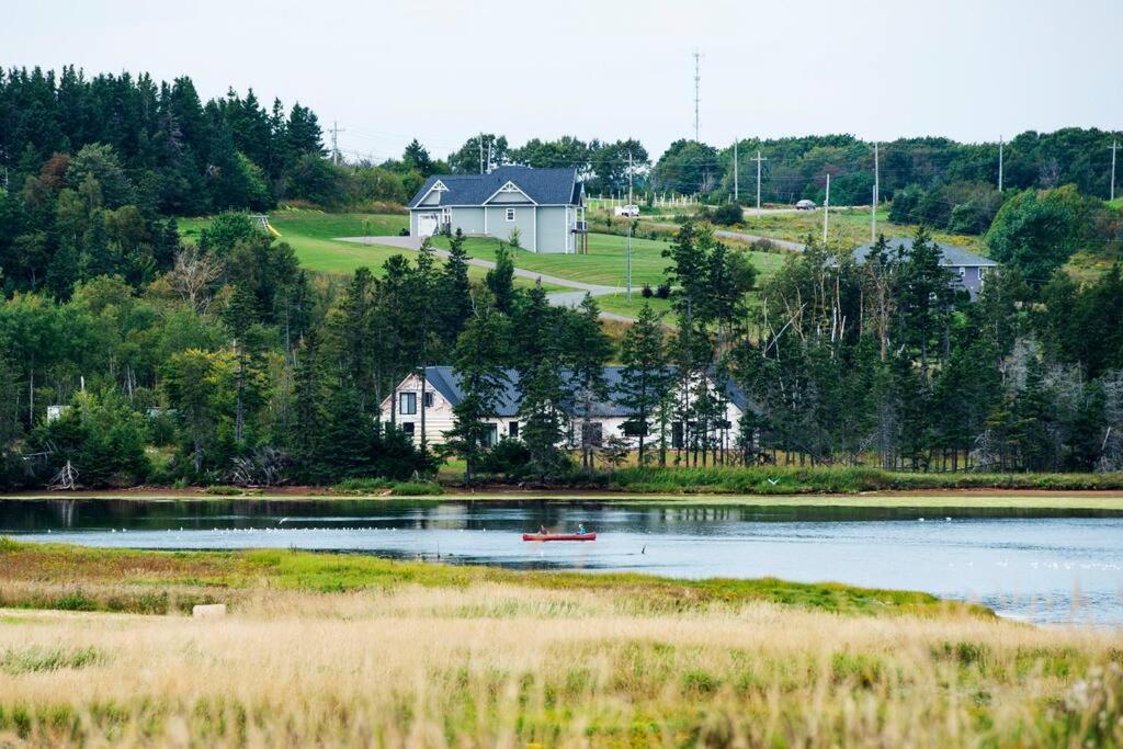 Niseko Riverside By Zen Life 4Bedrooms Greenie Cottage and 3bedrooms Cowie Cottage
