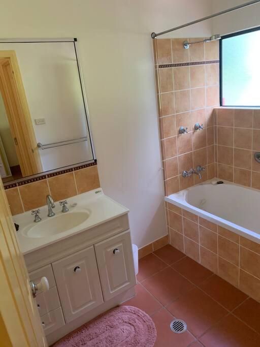 A picturesque 3 bedroom house with splendid views
