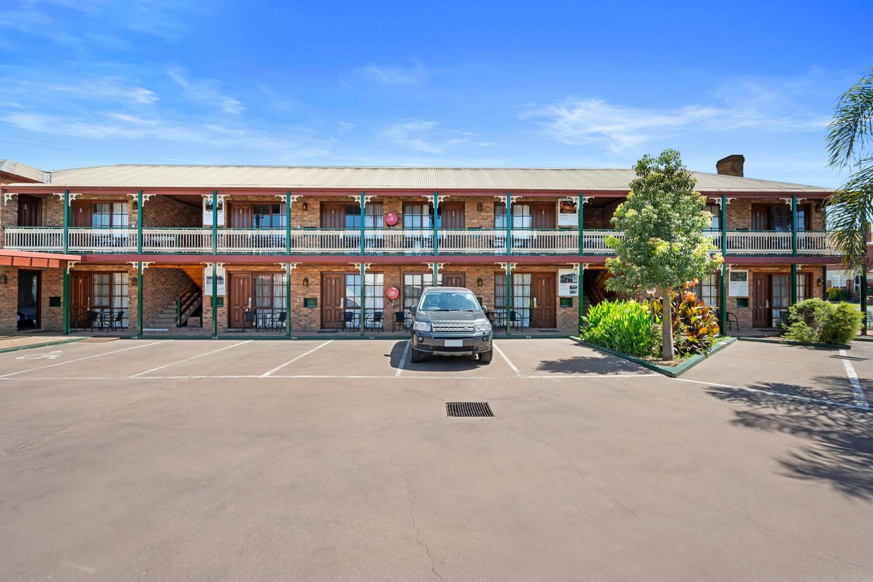 The Settlement Historic Hotel