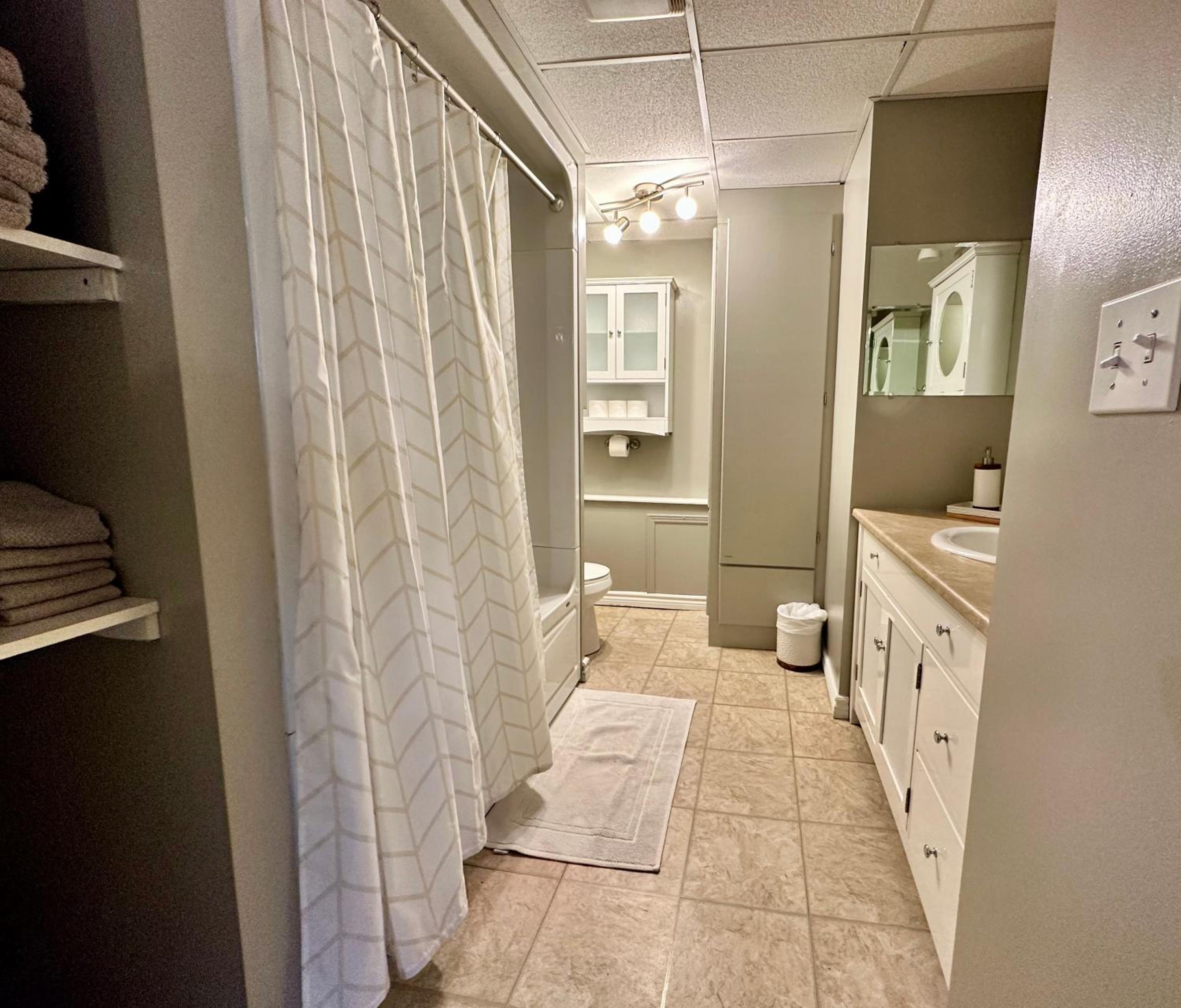 Hiltz House Cellar Suite Near Halifax Ferry view 2