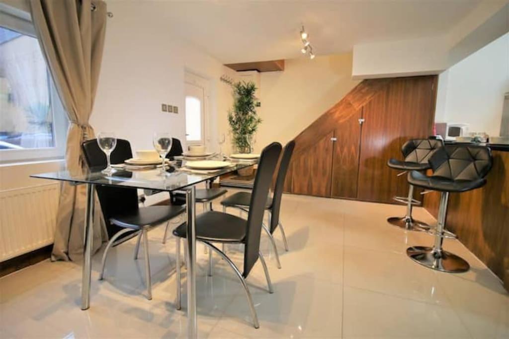 Ty Glas Mews by Property Promise