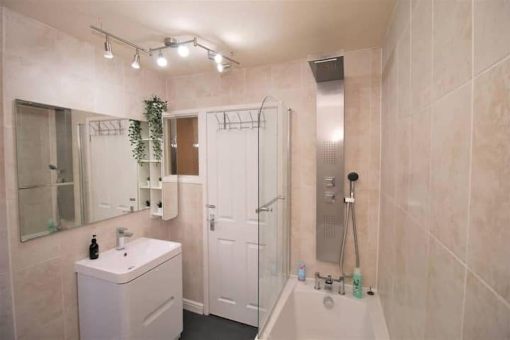 Ty Glas Mews by Property Promise